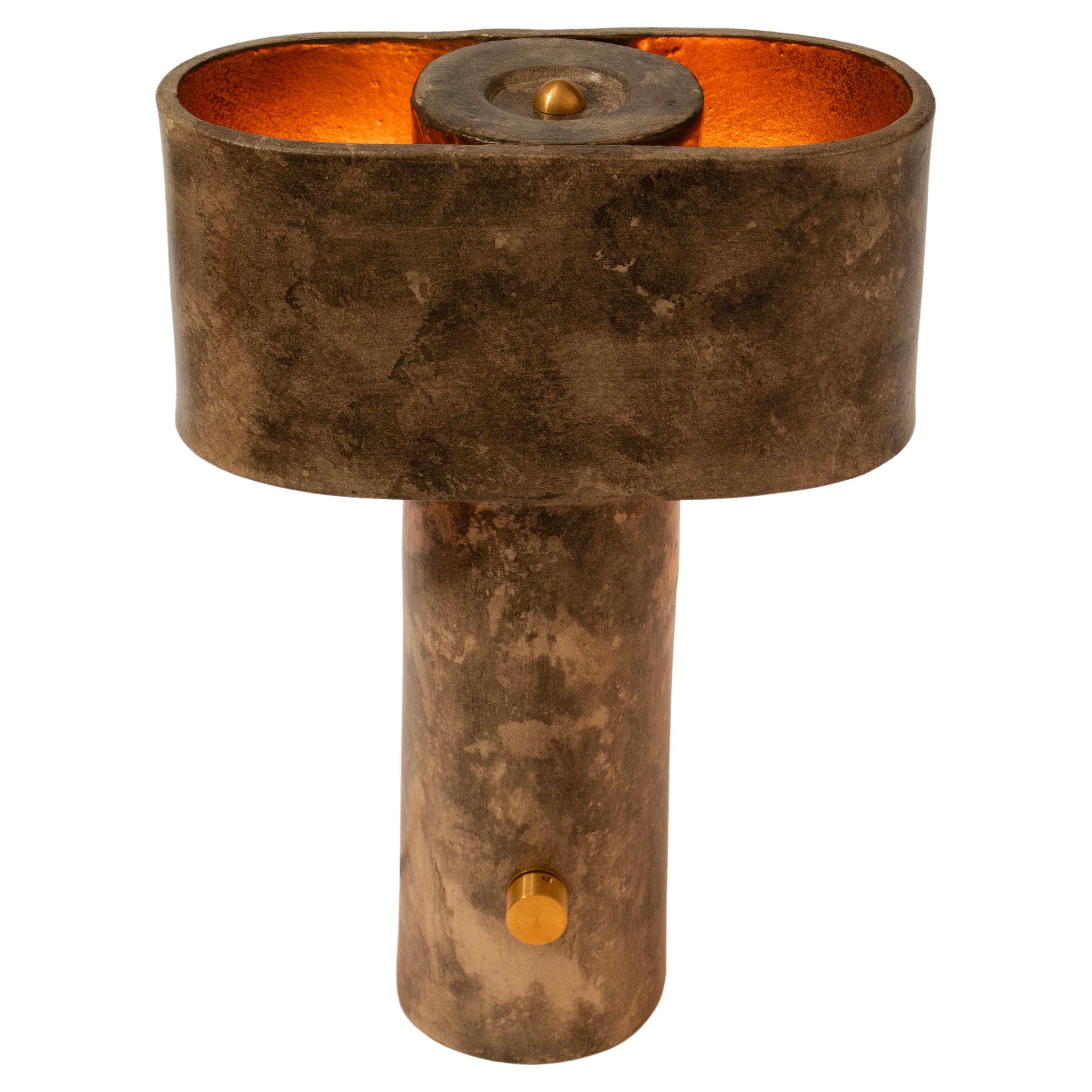 Lampada da tavolo brutalista in ceramica fatta a mano, lampada a T di Streicher Goods