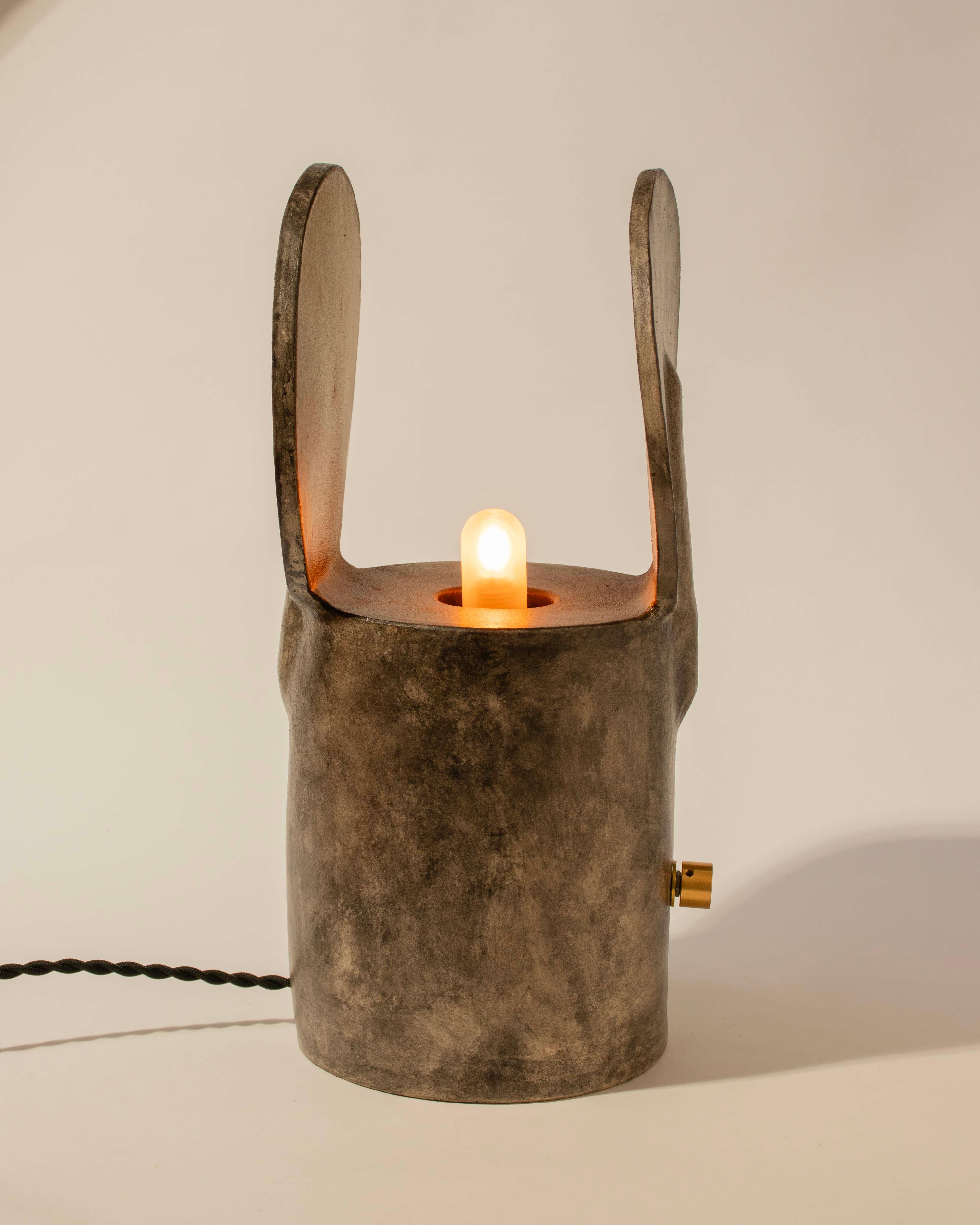 Lampada da tavolo in ceramica brutalista, fatta a mano, Winglet Lamp di Streicher Goods In condizioni Nuovo in vendita a Brooklyn, NY