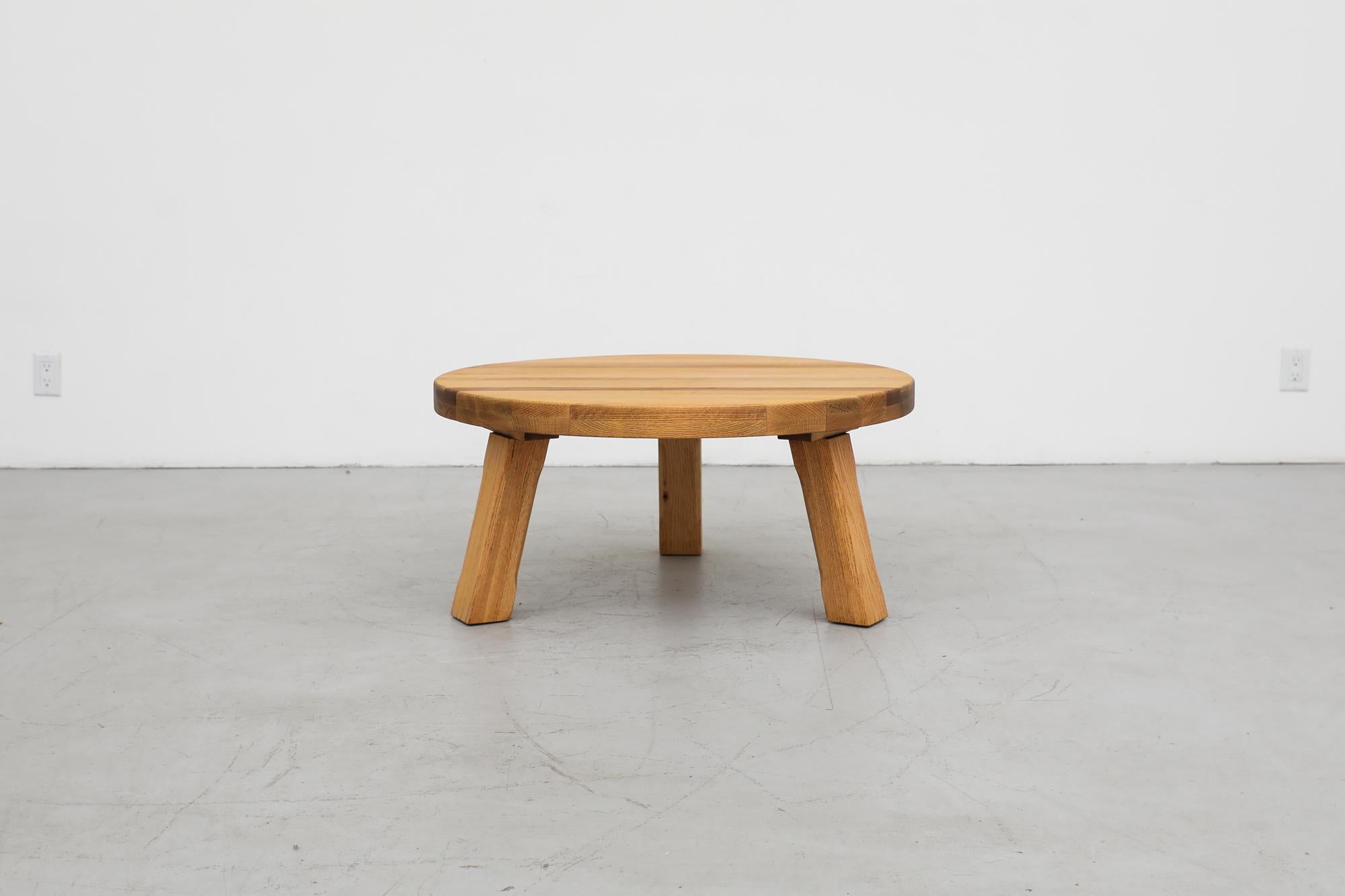 Brutalist Heavy Solid Oak Round Coffee Table In Good Condition In Los Angeles, CA