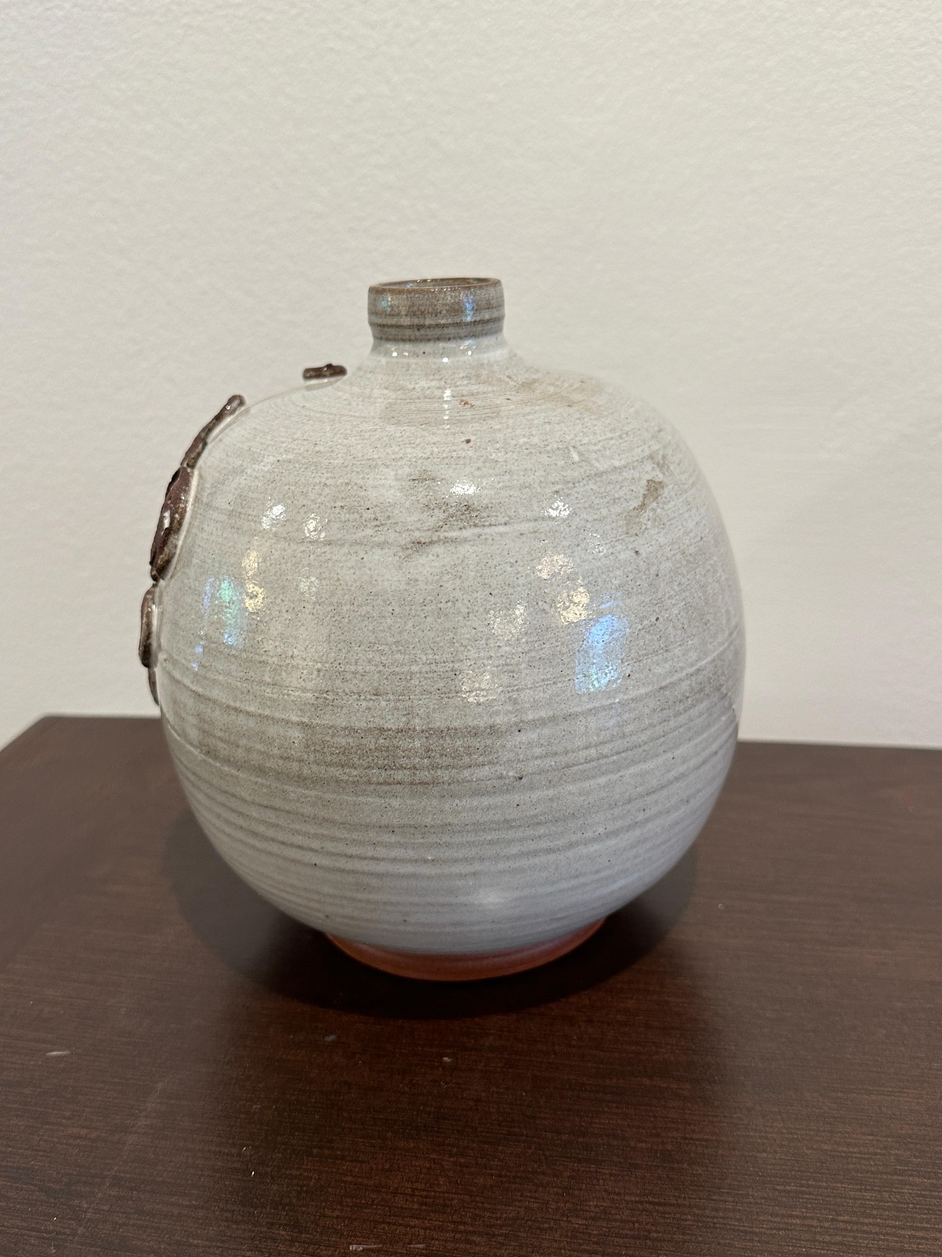 Vaso pesante brutalista con accenti anulari 1965 In condizioni buone in vendita a North Miami, FL