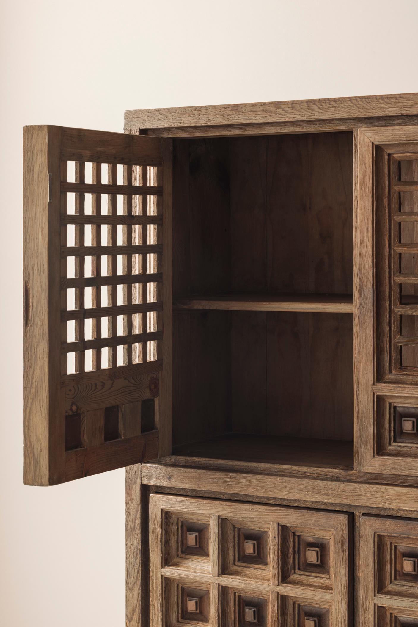 Brutalistisches Highboard aus gebeizter Kiefer von Biosa, Spanien 1960er Jahre. im Angebot 1