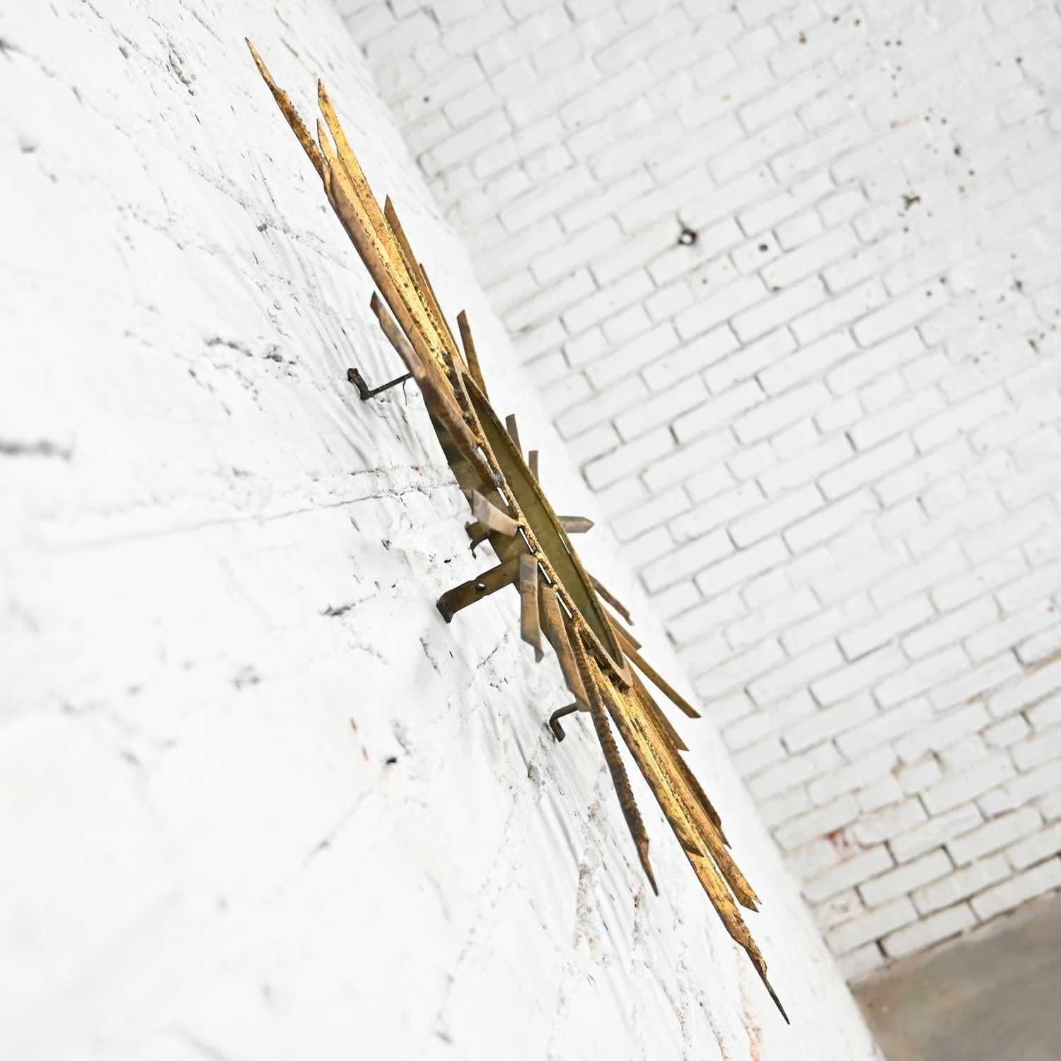 Brutalist Hollywood Regency Mid-Century Gilt Metal Sunburst Starburst Wall Décor 5