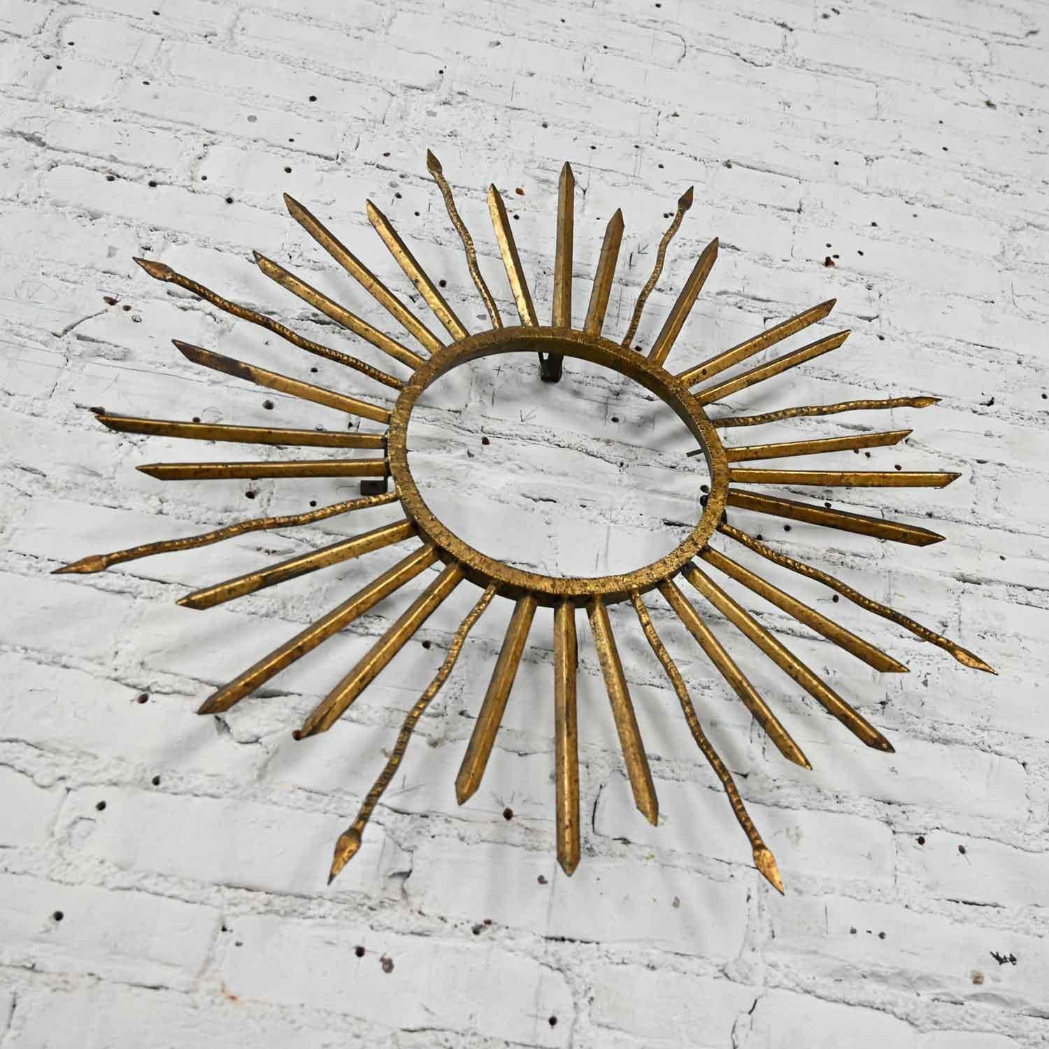 Unknown Brutalist Hollywood Regency Mid-Century Gilt Metal Sunburst Starburst Wall Décor