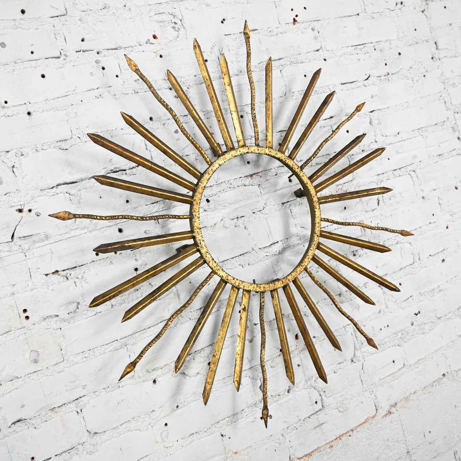 Brutalist Hollywood Regency Mid-Century Gilt Metal Sunburst Starburst Wall Décor 2