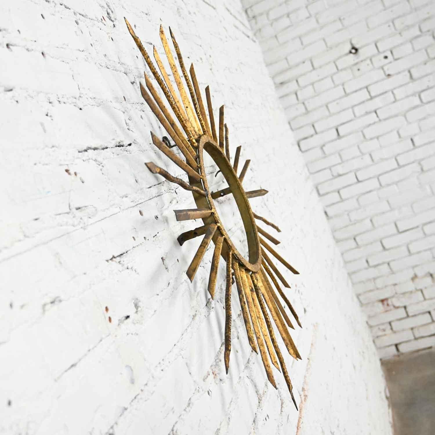 Brutalist Hollywood Regency Mid-Century Gilt Metal Sunburst Starburst Wall Décor 4