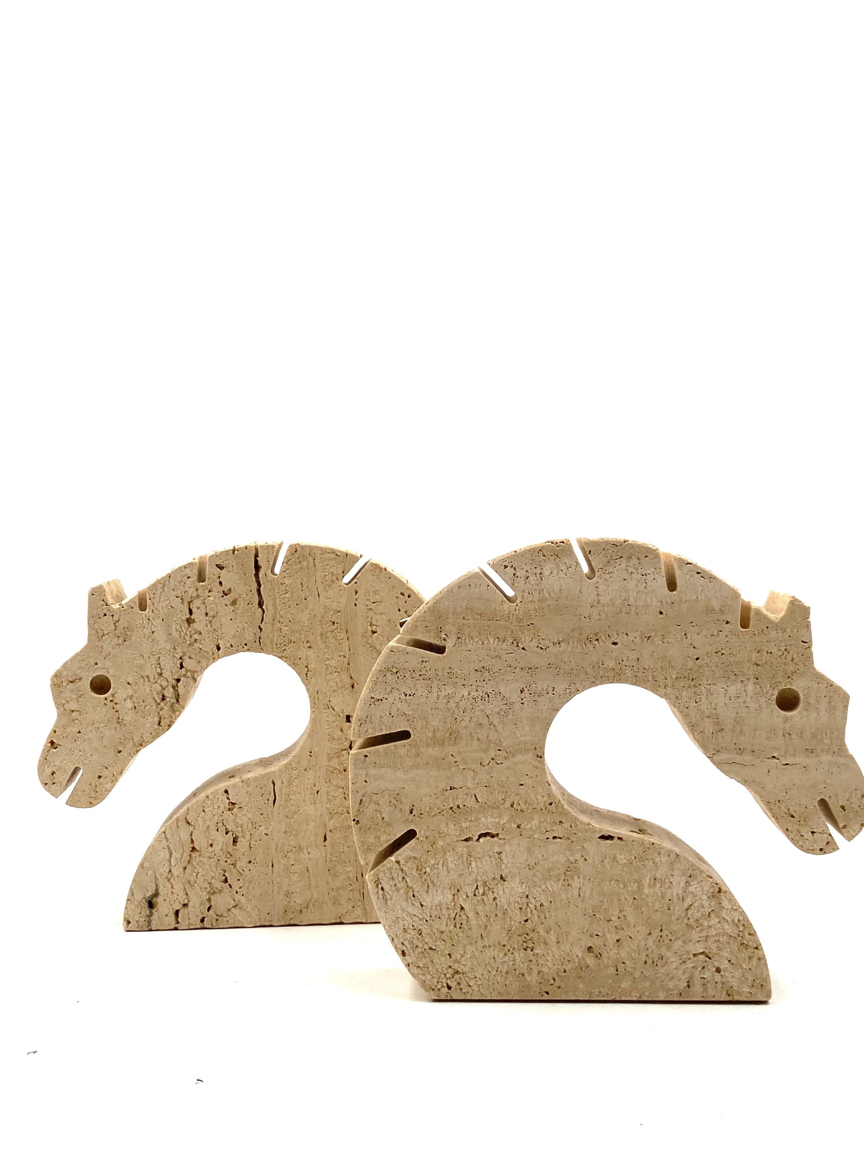 Brutalistische Pferde/D Drachen-Buchstützen aus Travertin, Fratelli Mannelli, Italien, 1970er Jahre im Angebot 4