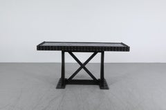 Brutalistischer industrieller Konsolentisch aus Eisen mit Kuppelkopfnieten-Detail