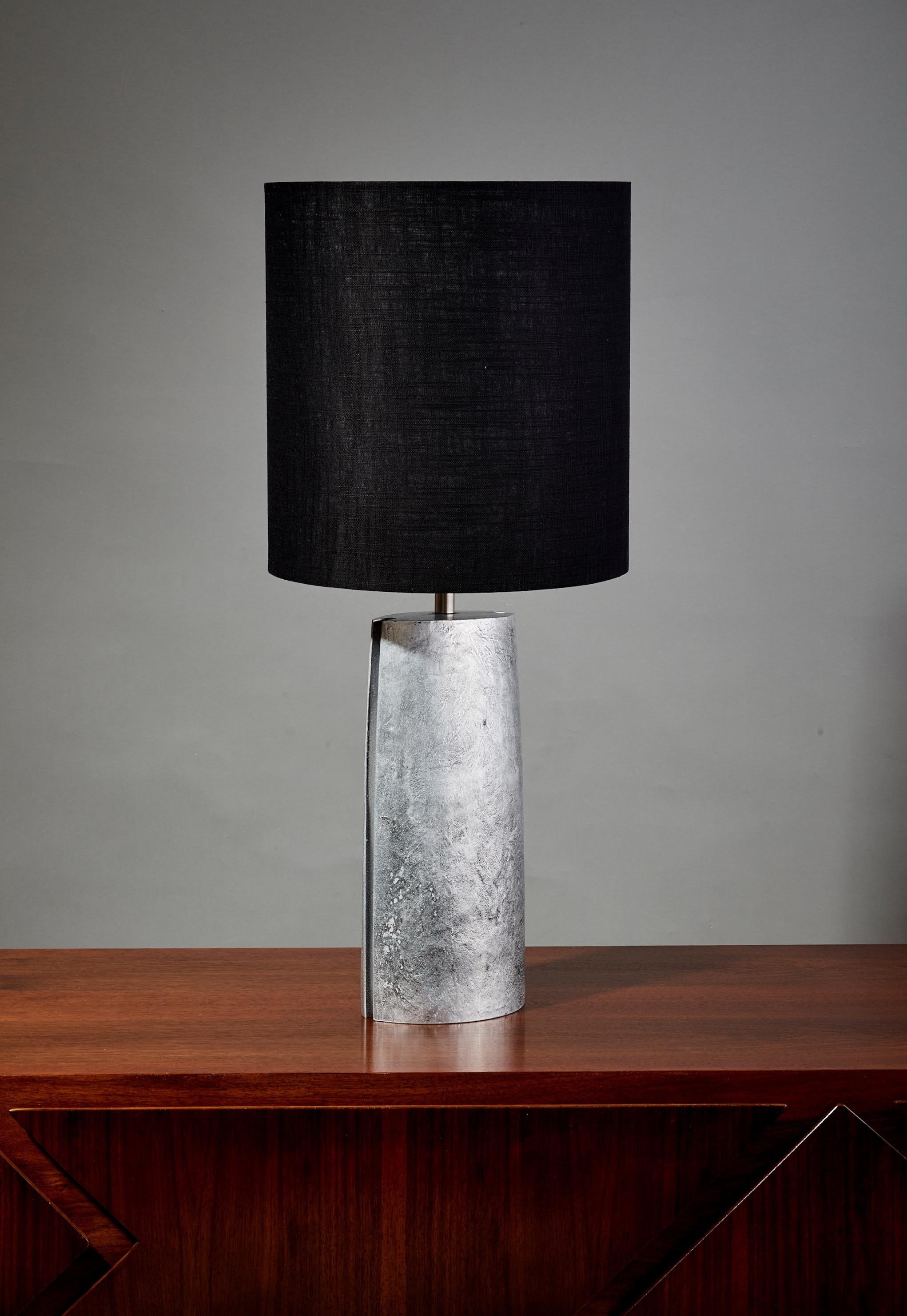 Mid-Century Modern Brutalist Table Lamp in Silver Textured Aluminium with Black Shade, Italy 1970's For Sale