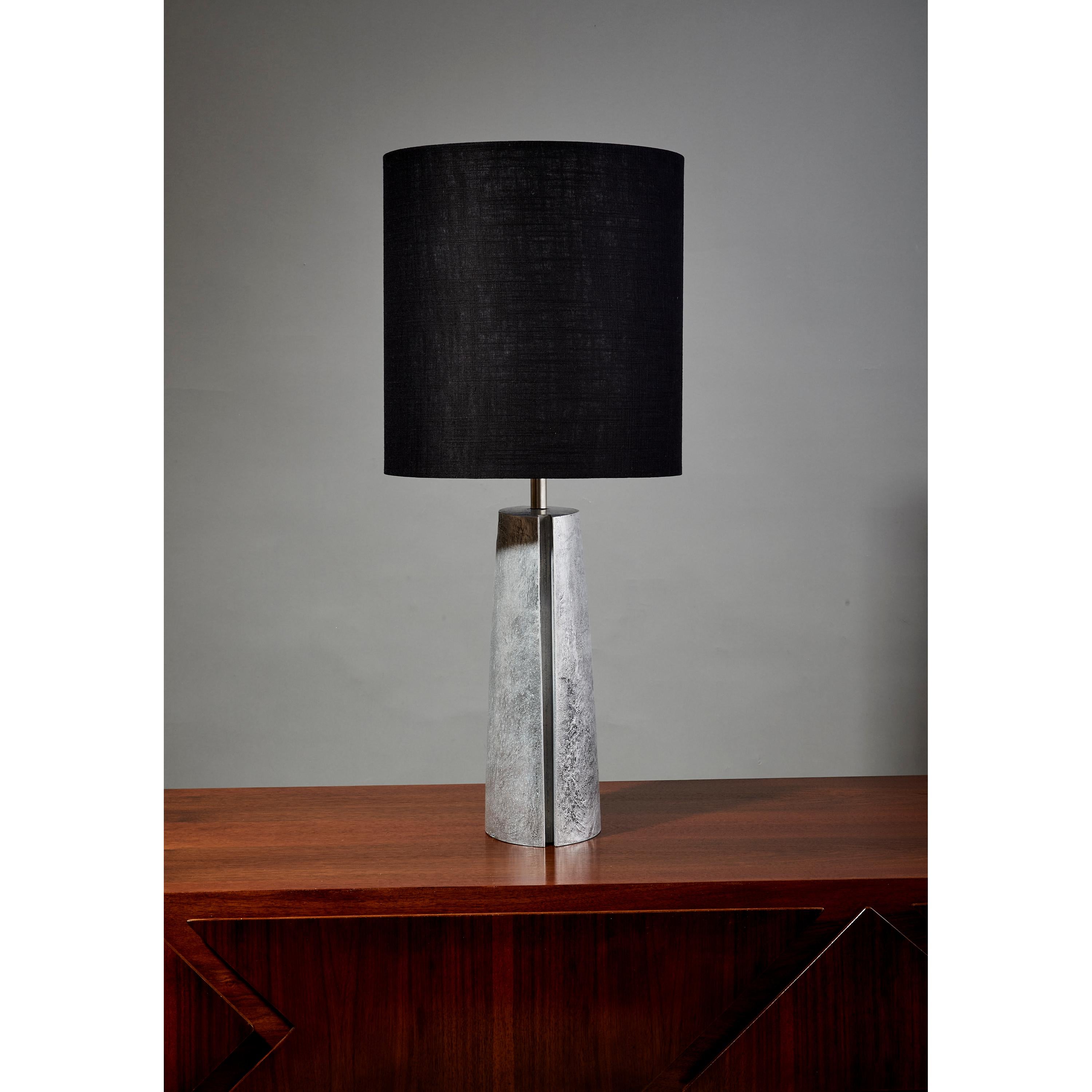 Italian Brutalist Table Lamp in Silver Textured Aluminium with Black Shade, Italy 1970's For Sale