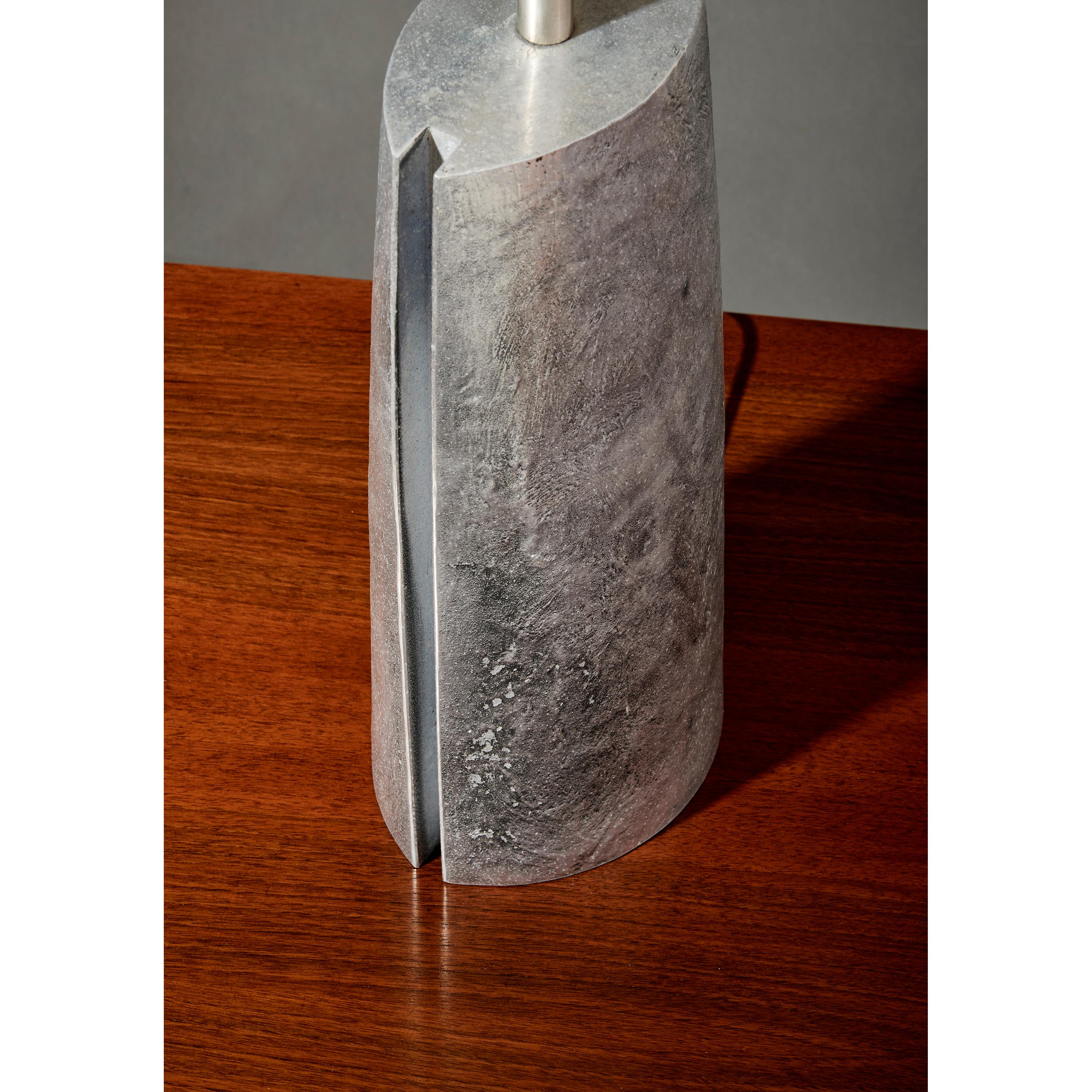 Brutalist Table Lamp in Silver Textured Aluminium with Black Shade, Italy 1970's For Sale 1