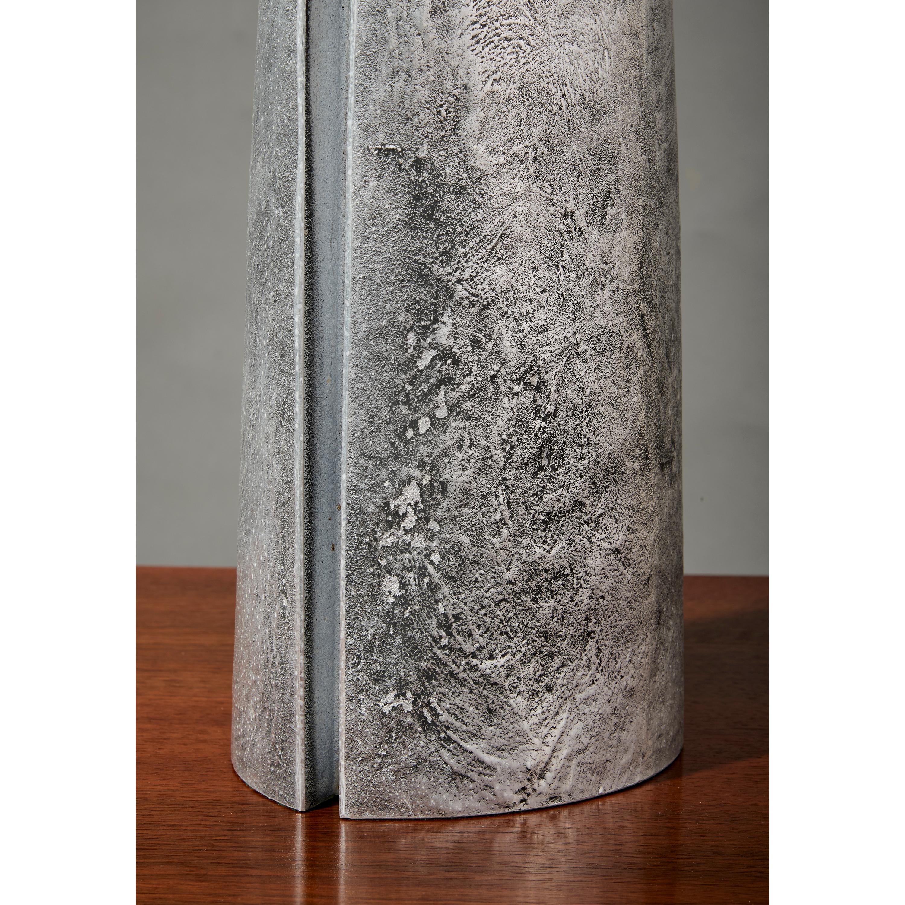 Brutalist Table Lamp in Silver Textured Aluminium with Black Shade, Italy 1970's For Sale 2