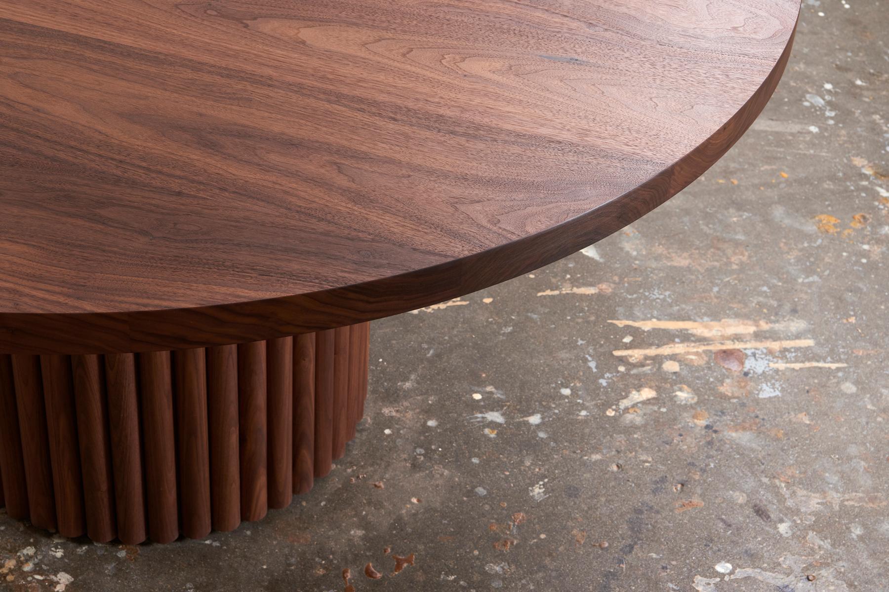 Moderne Table à manger « Marilyn » d'inspiration brutaliste fabriquée sur-mesure par Kate Duncan en vente