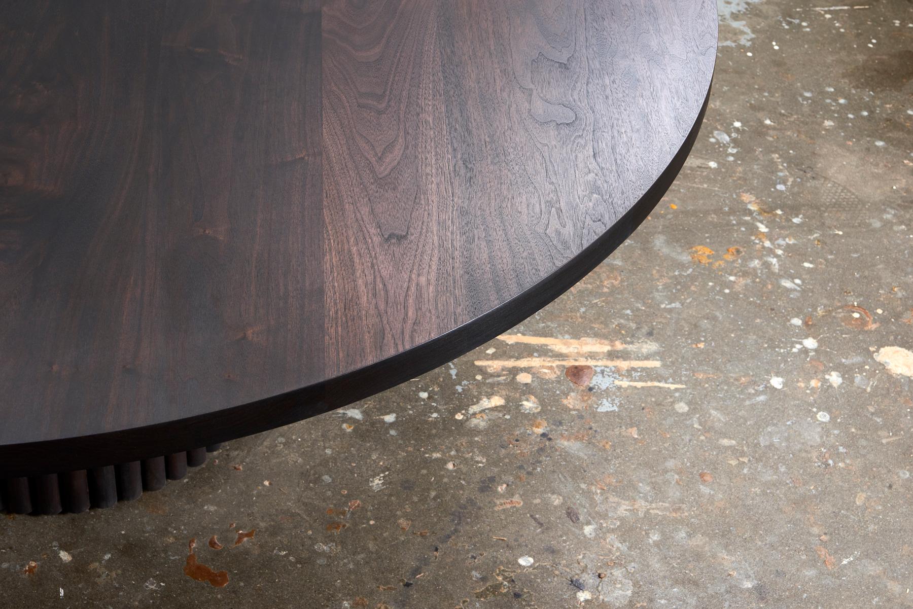 Moderne Table à manger « Marilyn » d'inspiration brutaliste fabriquée sur-mesure par Kate Duncan  en vente