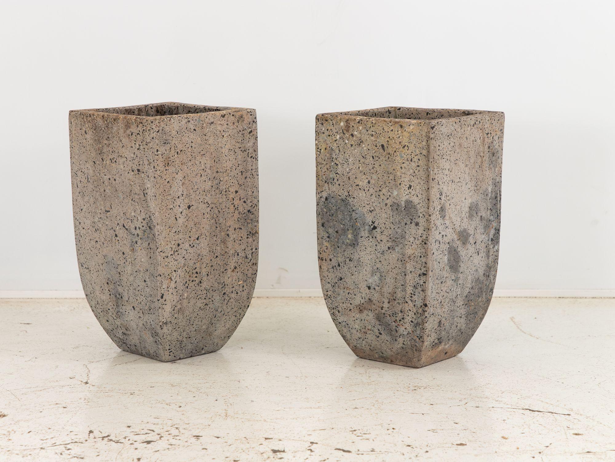Brutalist Inspired Pair of Mixed Stone Planters, 20th Century In Good Condition For Sale In South Salem, NY