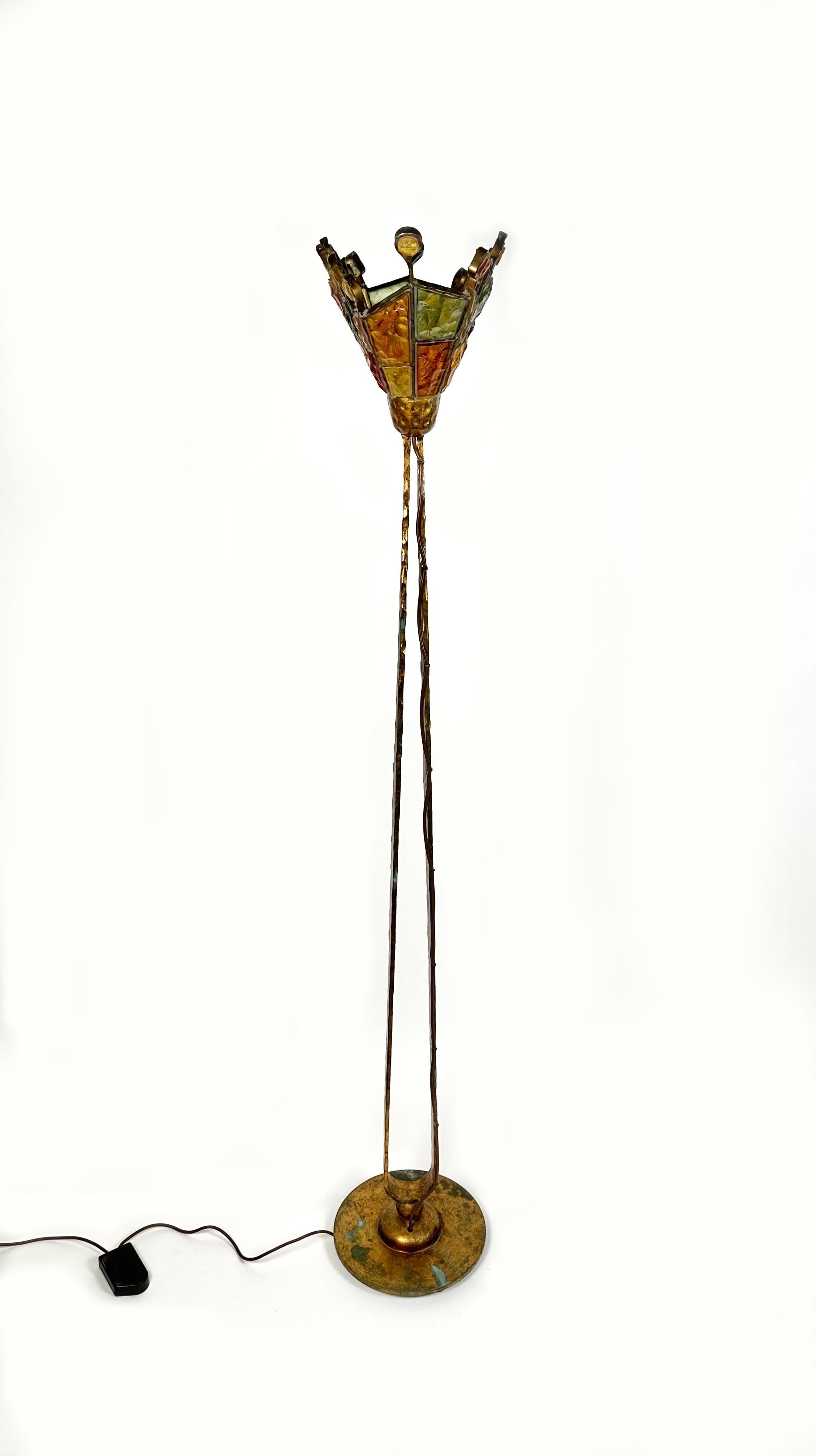 Italian Brutalist Iron and Art Glass Floor Lamp Albano Poli for Poliarte, Italy 1970s For Sale