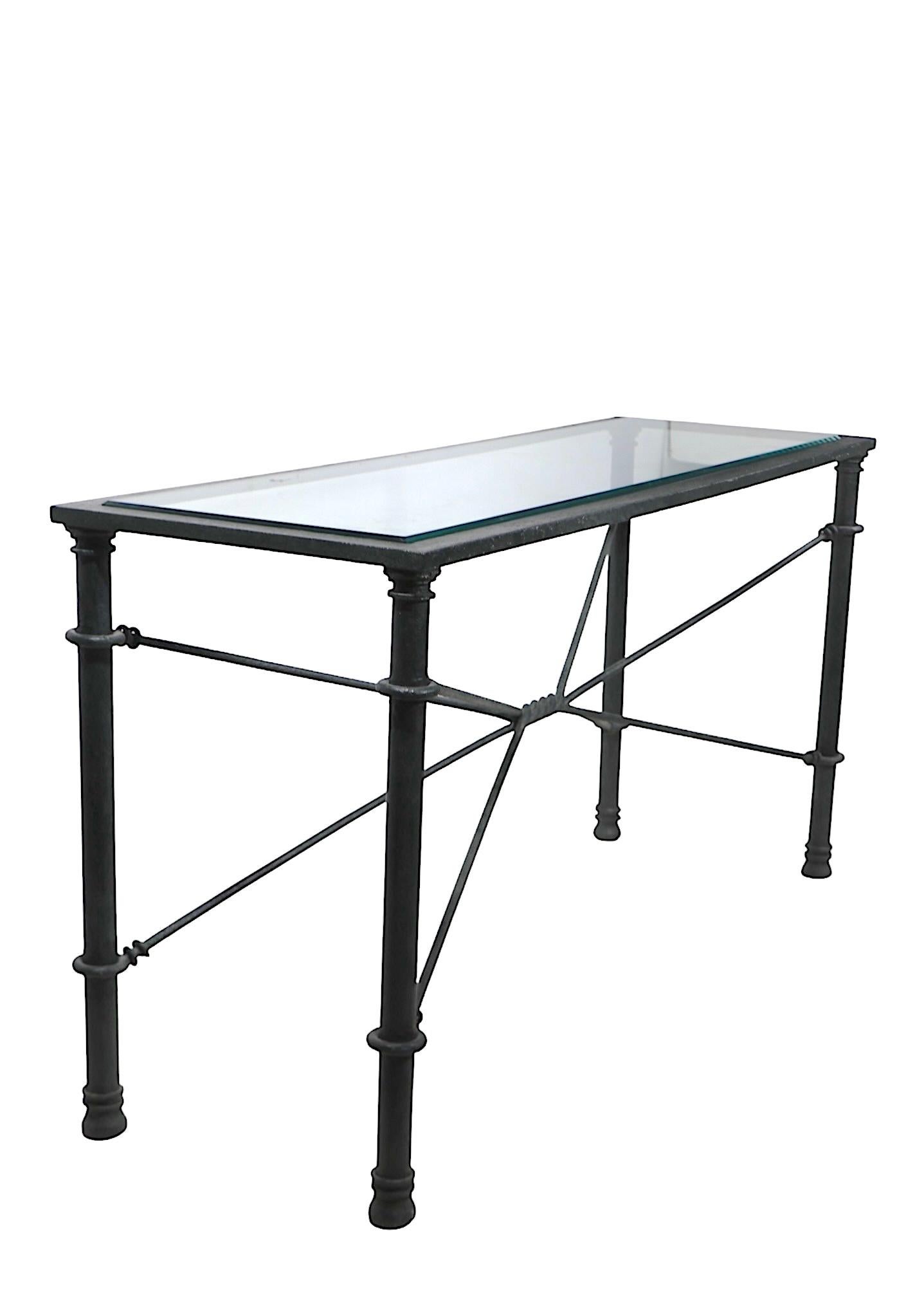 Brutalistischer Konsolentisch aus Eisen und Glas, ca. 1970/80er Jahre im Angebot 6