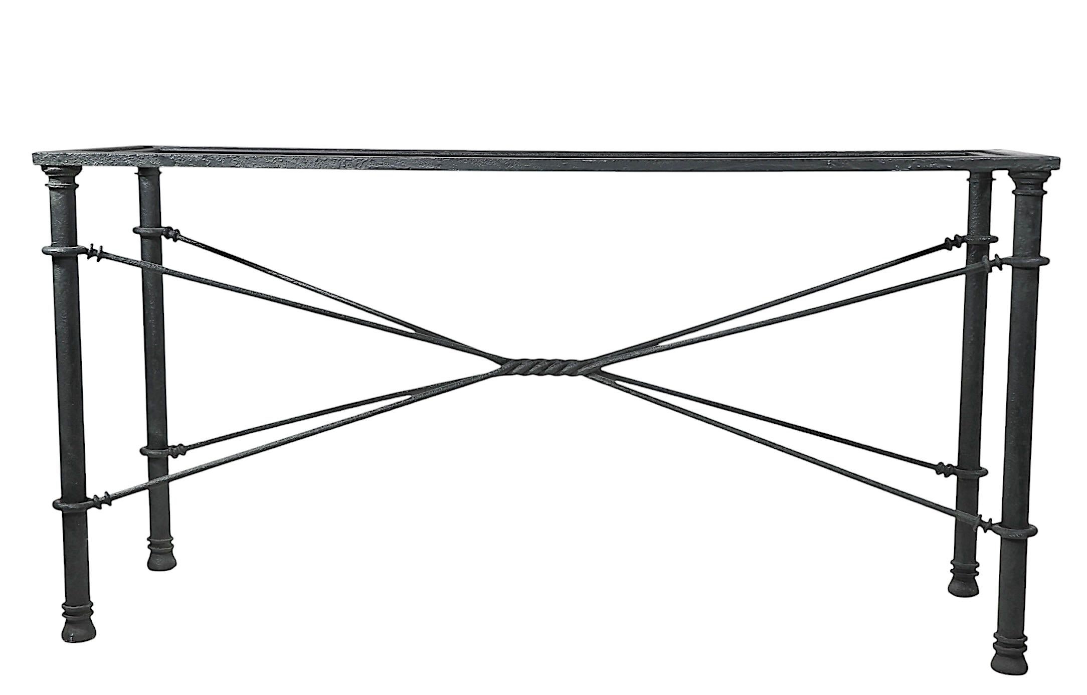 Brutalistischer Konsolentisch aus Eisen und Glas, ca. 1970/80er Jahre im Angebot 8