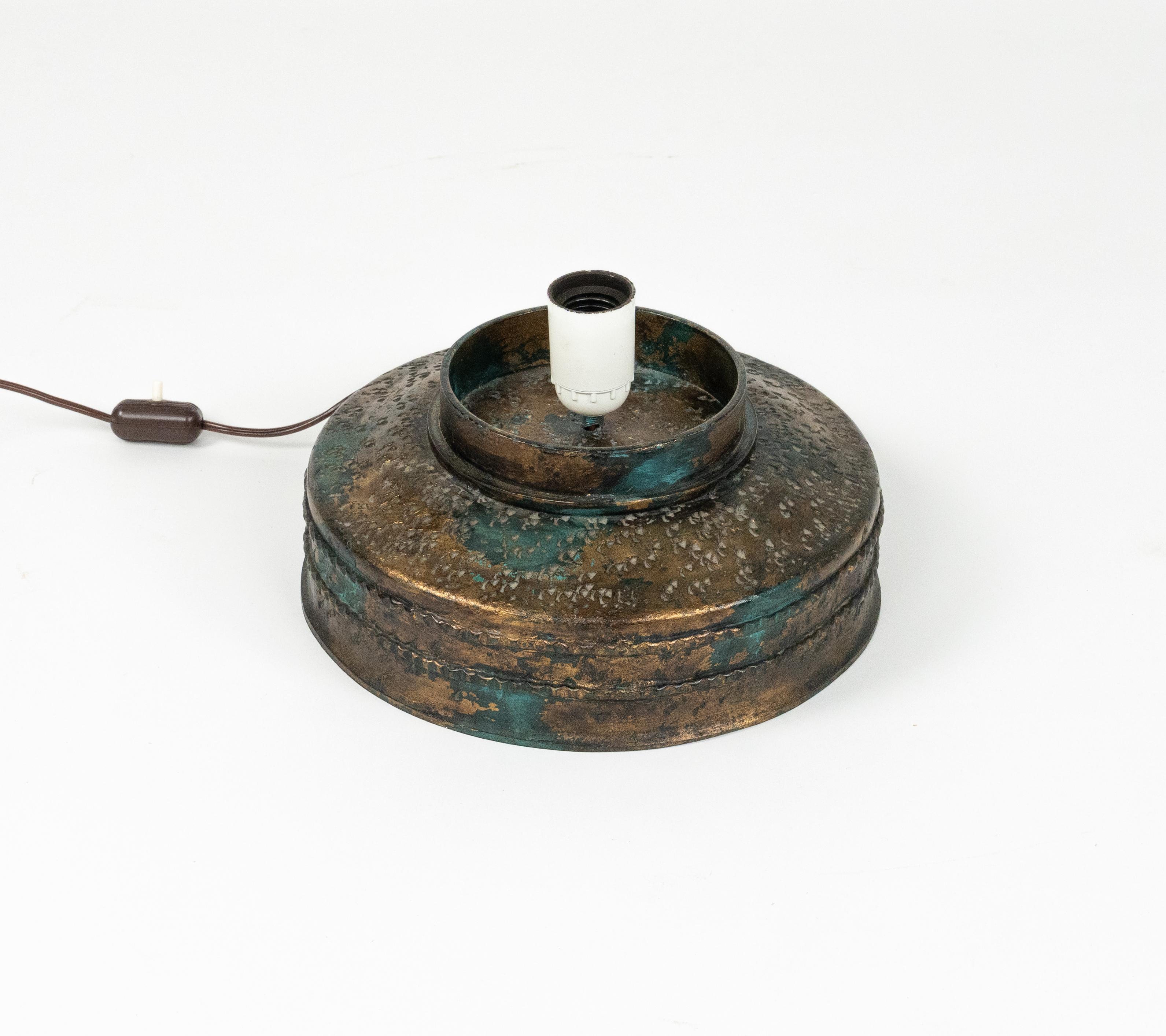 Lampada da tavolo brutalista in ferro e vetro martellato di Biancardi and Jordan, Italia anni '70 In condizioni buone in vendita a Rome, IT