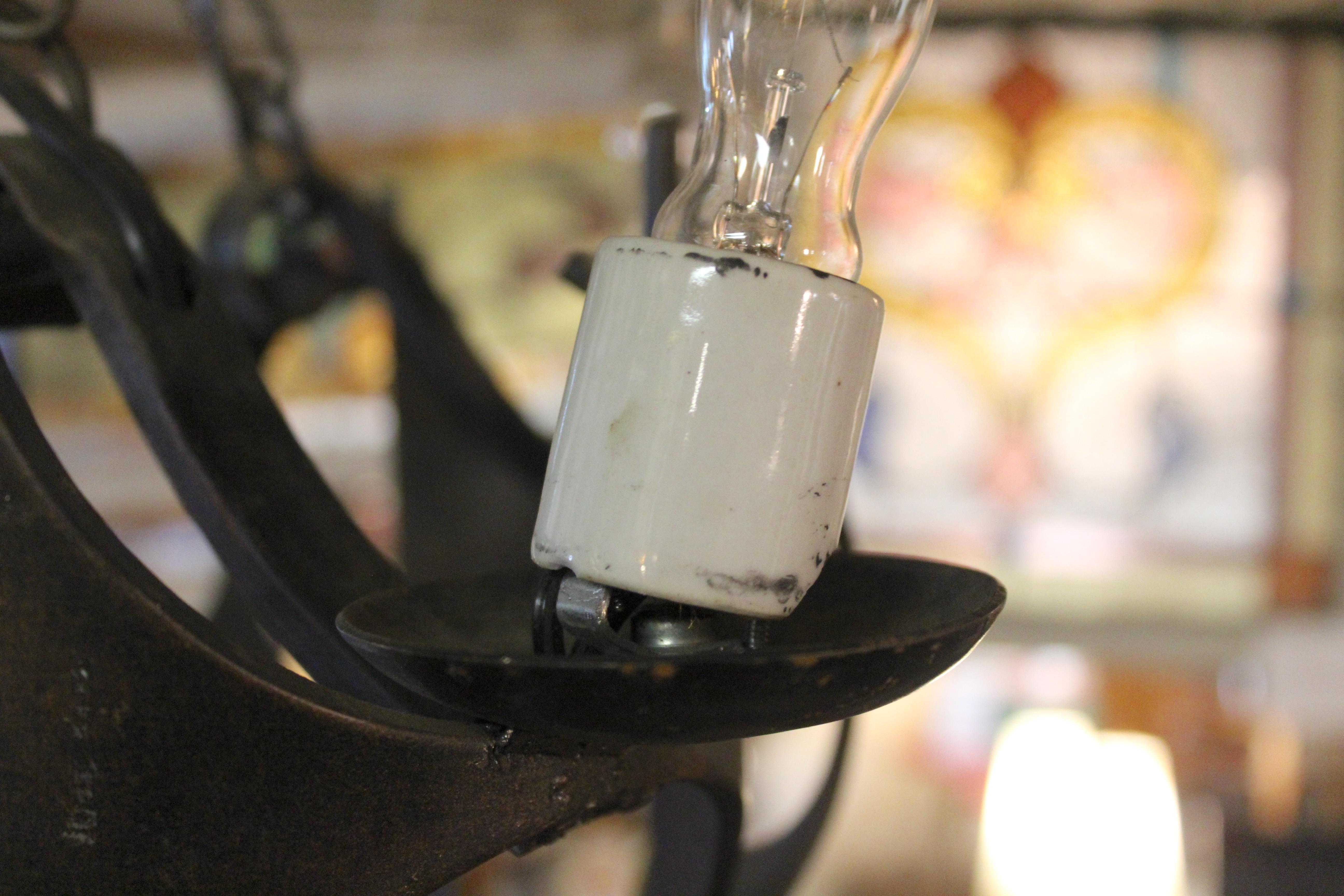 Araña de hierro brutalista en Bastante bueno estado para la venta en Brooklyn, NY