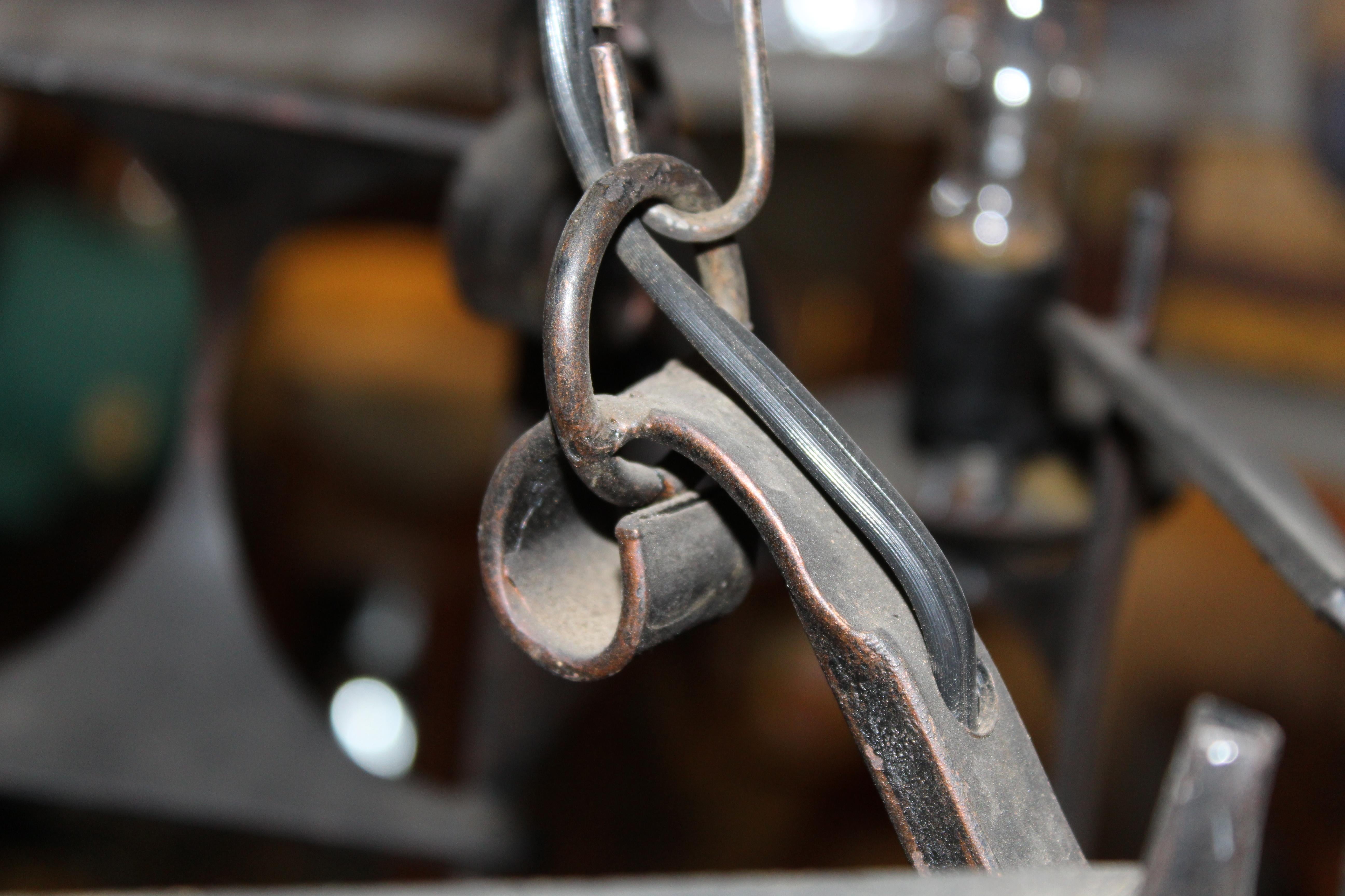 Araña de hierro brutalista siglo XX en venta