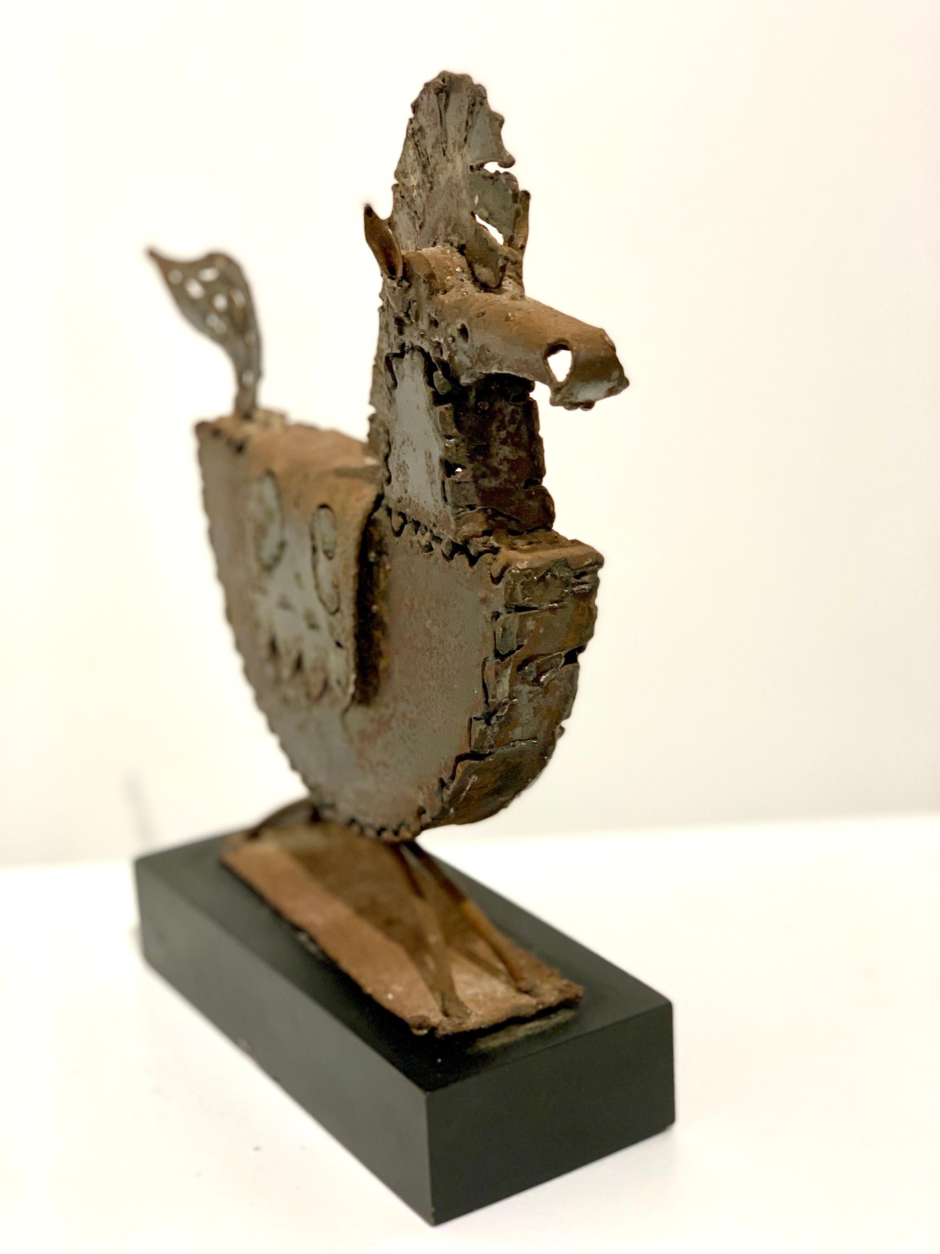20ième siècle Sculpture de cheval en fer brutaliste en vente