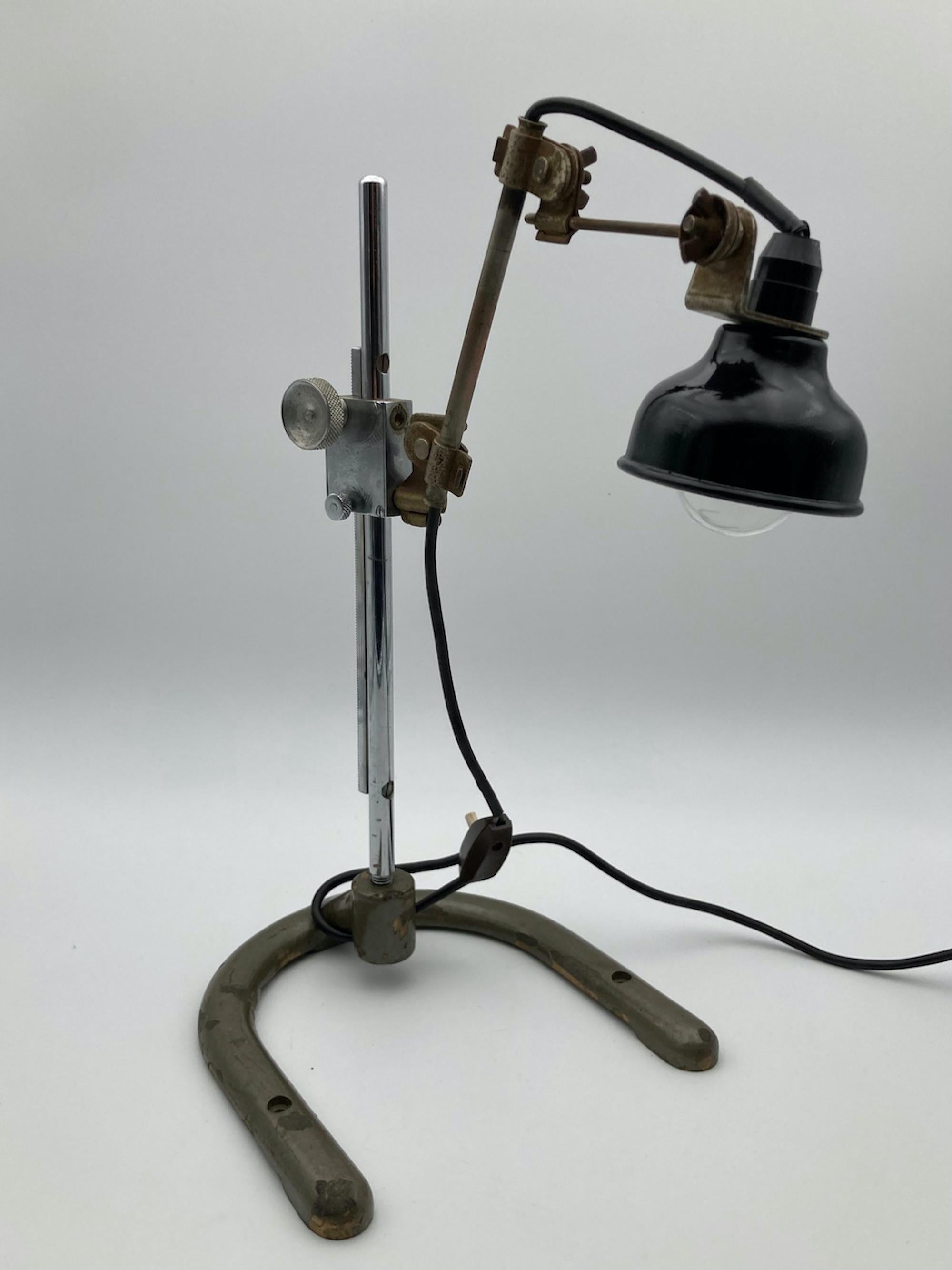 Late 20th Century Brutalist Italian Artisanal Lamp in Metal and Bakelite, 1970s For Sale