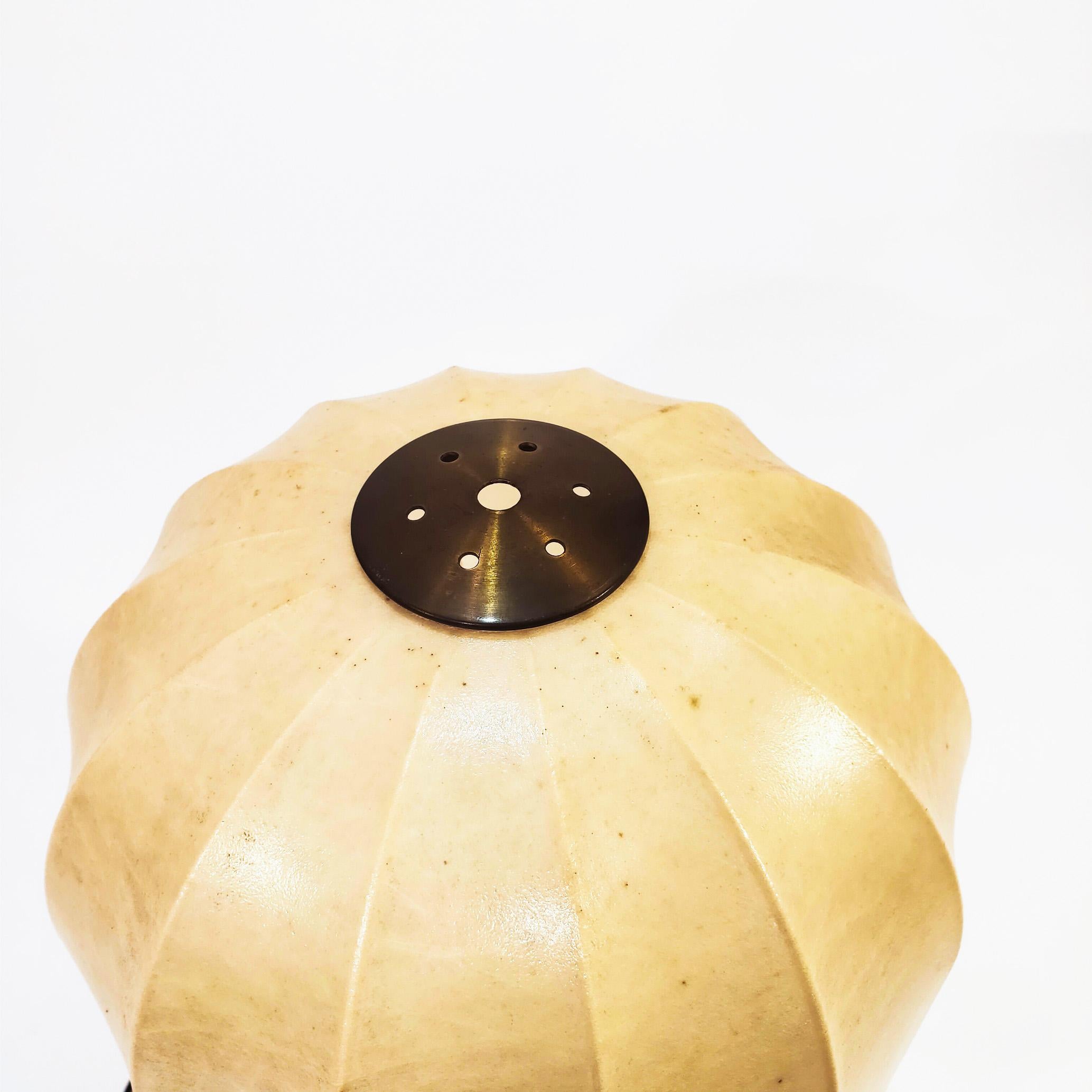 Italian Brutalist italian cocoon table lamp, 1970s For Sale