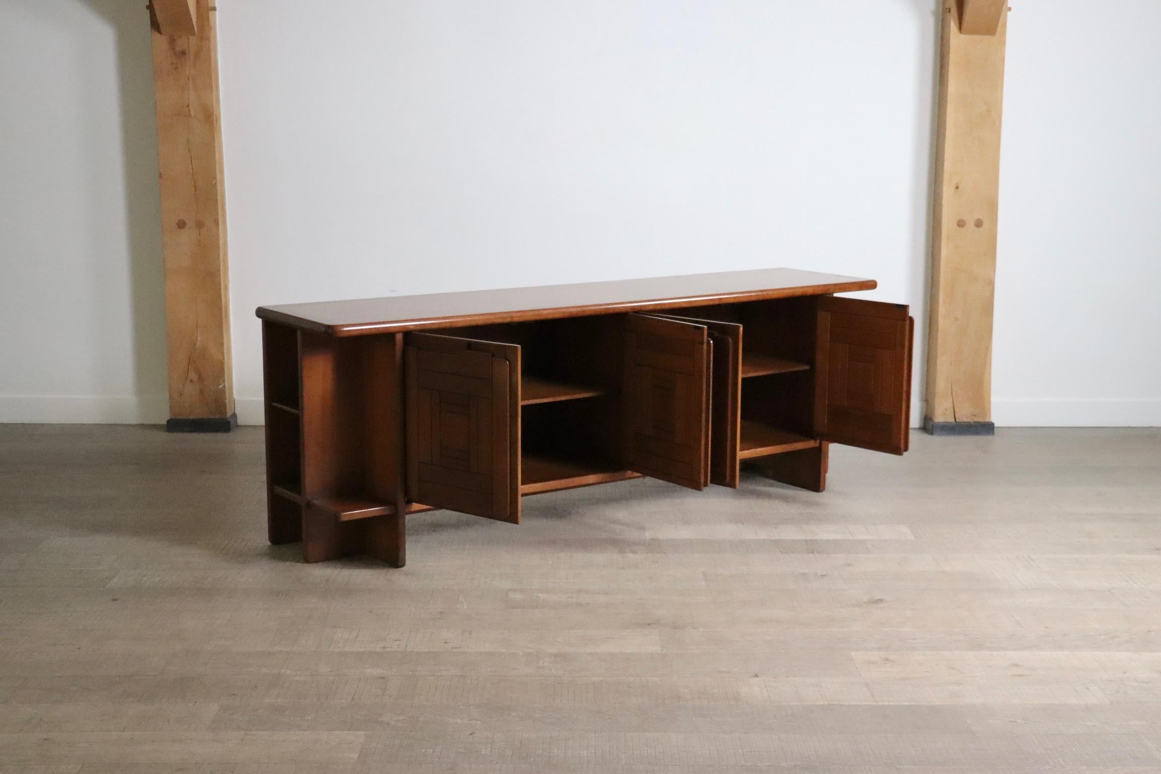 Brutalist Italian Sideboard with Graphical Doors in Walnut 1970s For Sale 6
