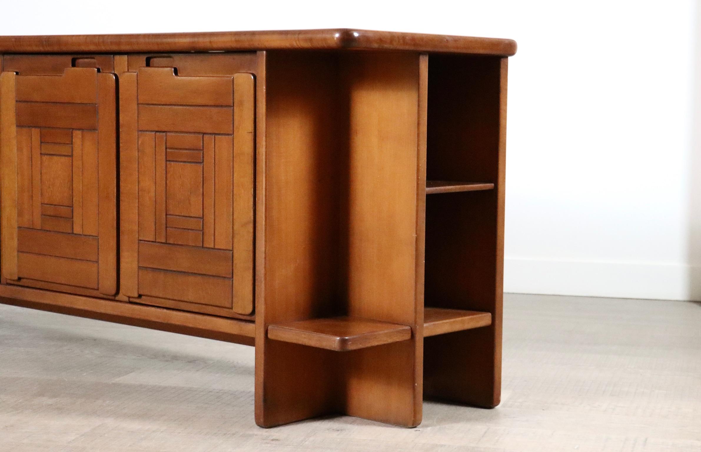 Brutalist Italian Sideboard with Graphical Doors in Walnut 1970s For Sale 9