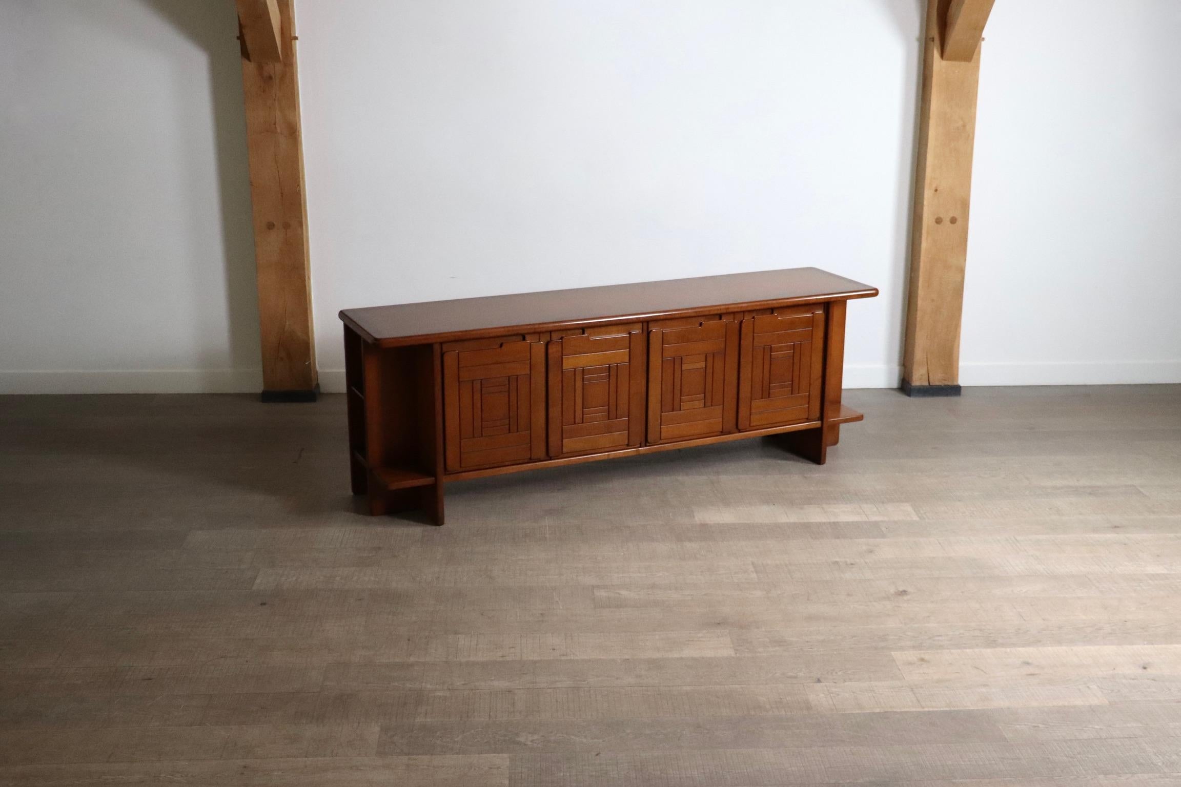 Brutalist Italian Sideboard with Graphical Doors in Walnut 1970s For Sale 4