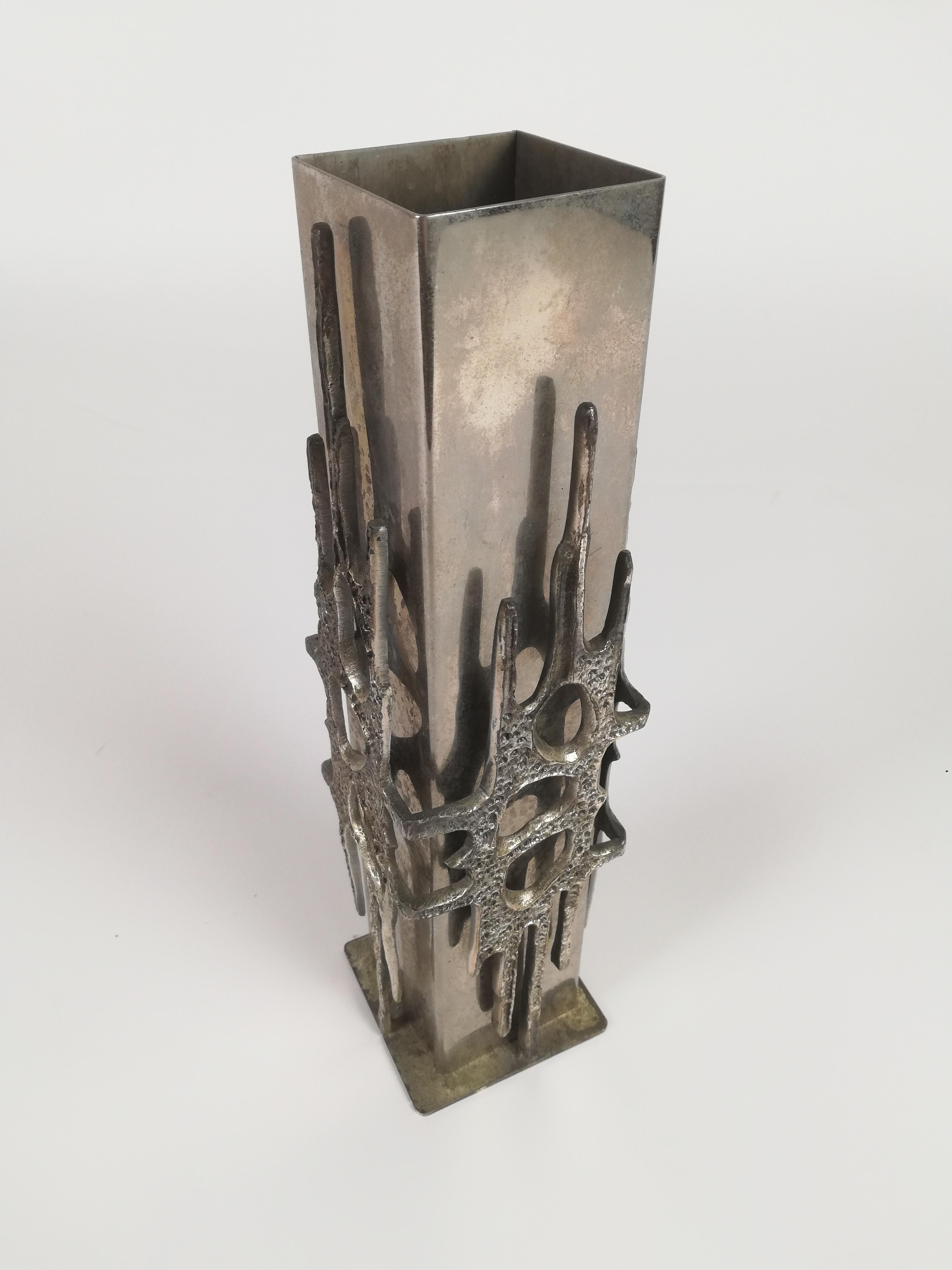 Brutalist Italian Steel Vase in the Style of Luciano Frigerio, Italy 1970s For Sale 3