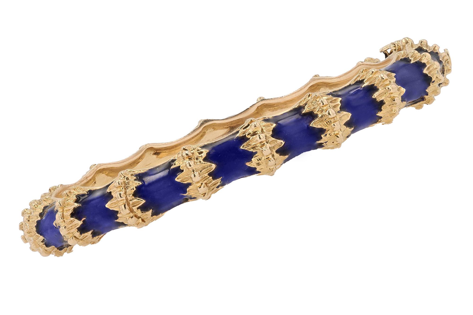 Women's or Men's Brutalist Jack Gutschneider 14k Gold Blue Enamel Bangle Bracelet 29.7 For Sale