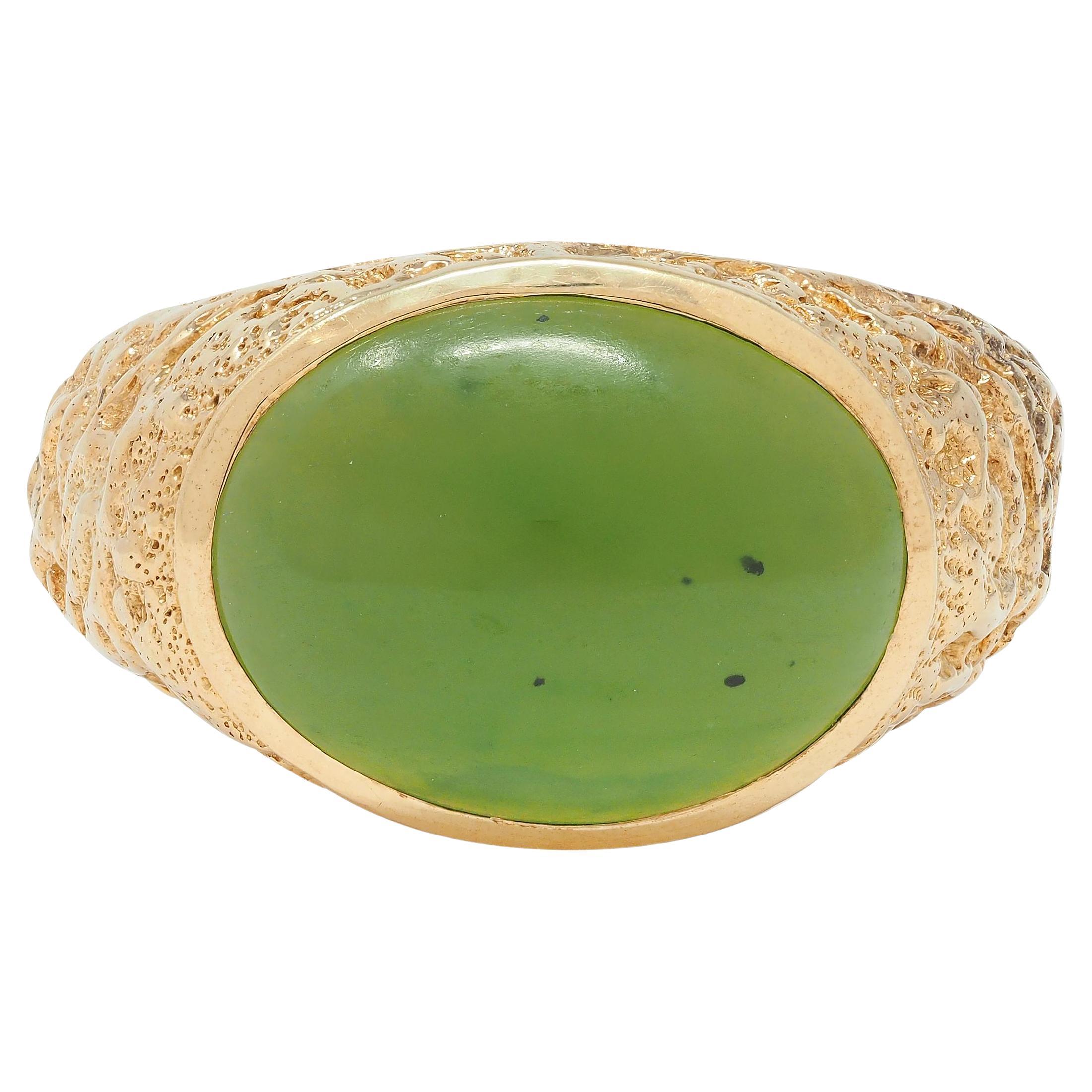 Brutalist Jade Cabochon 10 Karat Yellow Gold Vintage Signet Ring For Sale