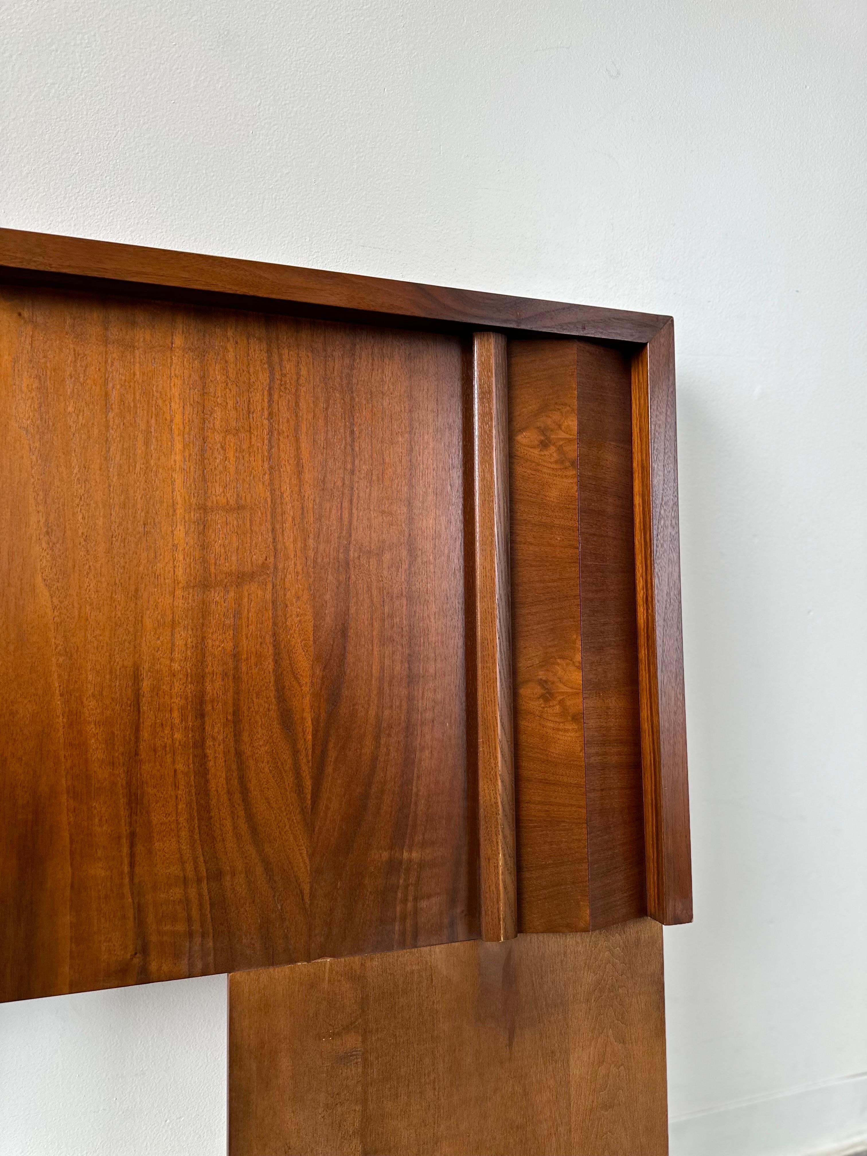 Brutalist King Size Walnut Headboard In Good Condition In Sayreville, NJ