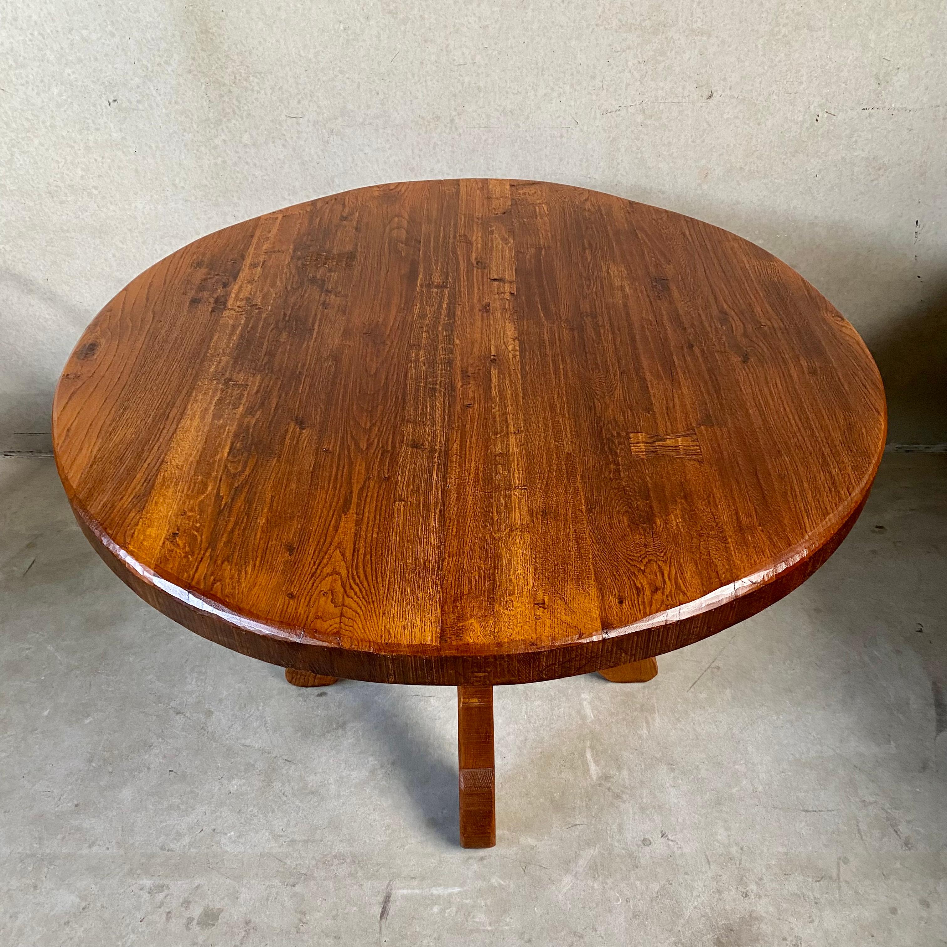 Brutalist Kunstmeubelen De Puydt Solid Round Rustic Oak Pedestal Table, Belgium  For Sale 7