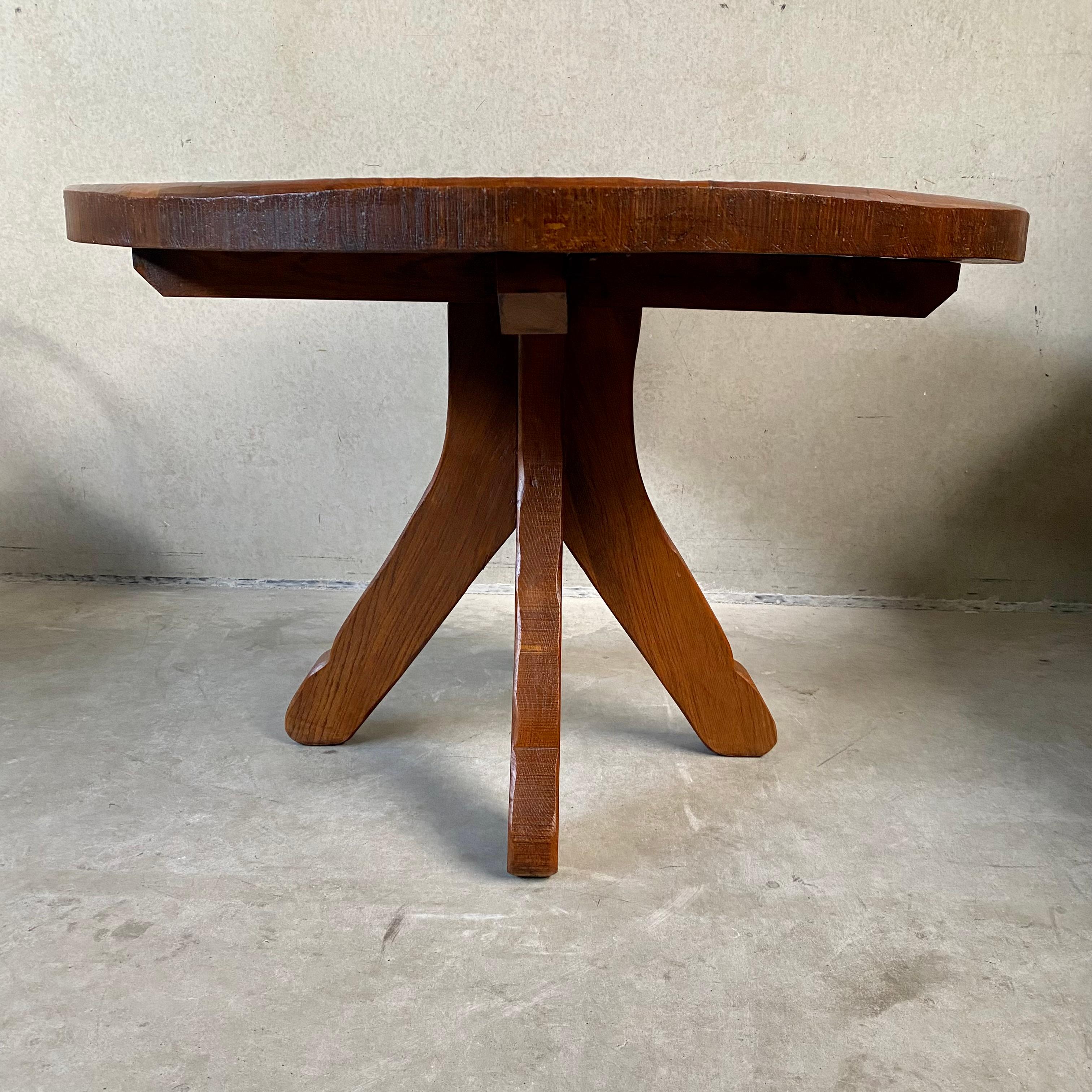 Brutalist Kunstmeubelen De Puydt Solid Round Rustic Oak Pedestal Table, Belgium  For Sale 8