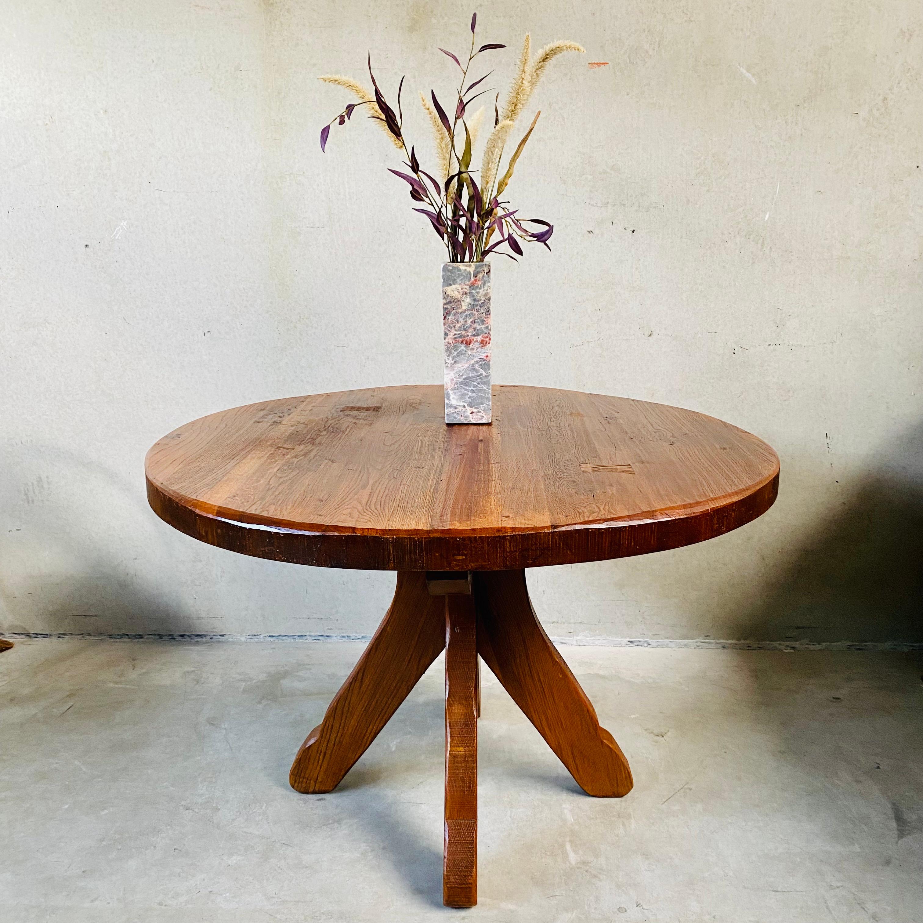Belgian Brutalist Kunstmeubelen De Puydt Solid Round Rustic Oak Pedestal Table, Belgium  For Sale