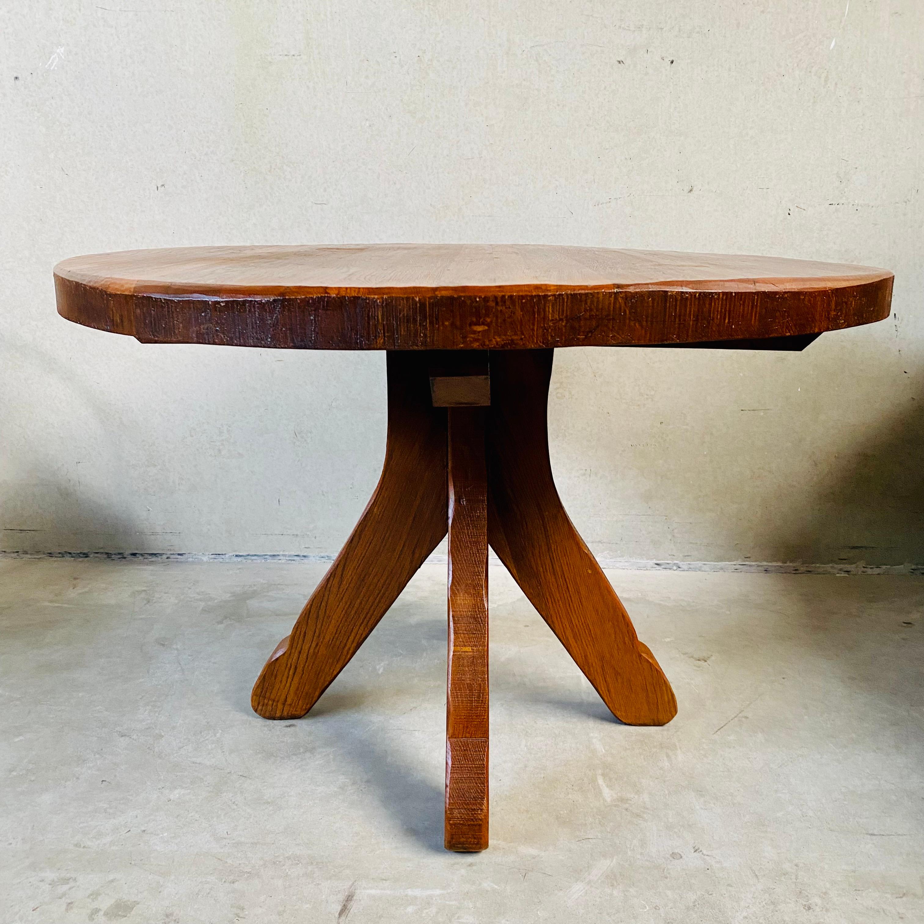 Brutalist Kunstmeubelen De Puydt Solid Round Rustic Oak Pedestal Table, Belgium  For Sale 2