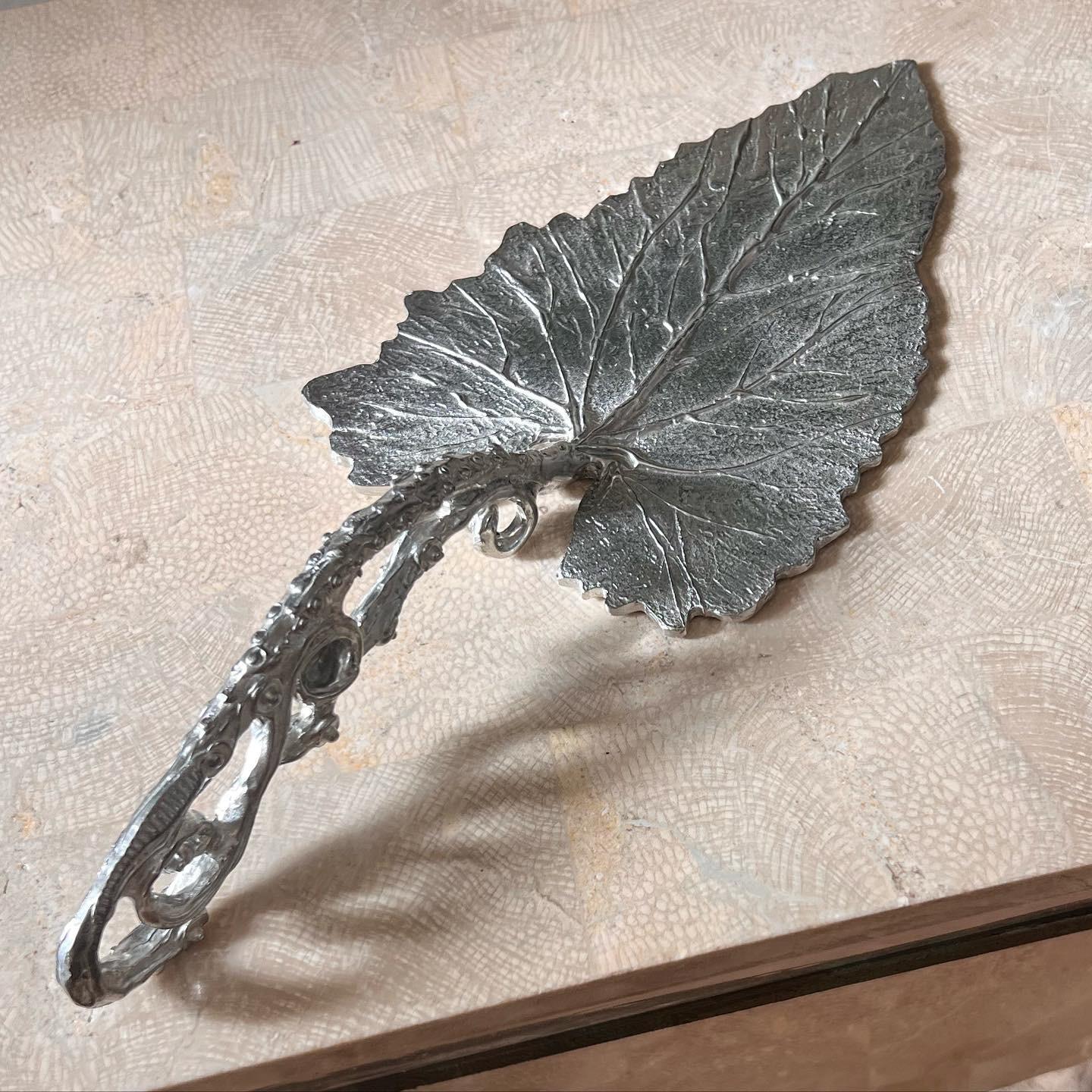 Brutalist Leaf form metalwork cake server by Don Drumm, 20th century  For Sale 1