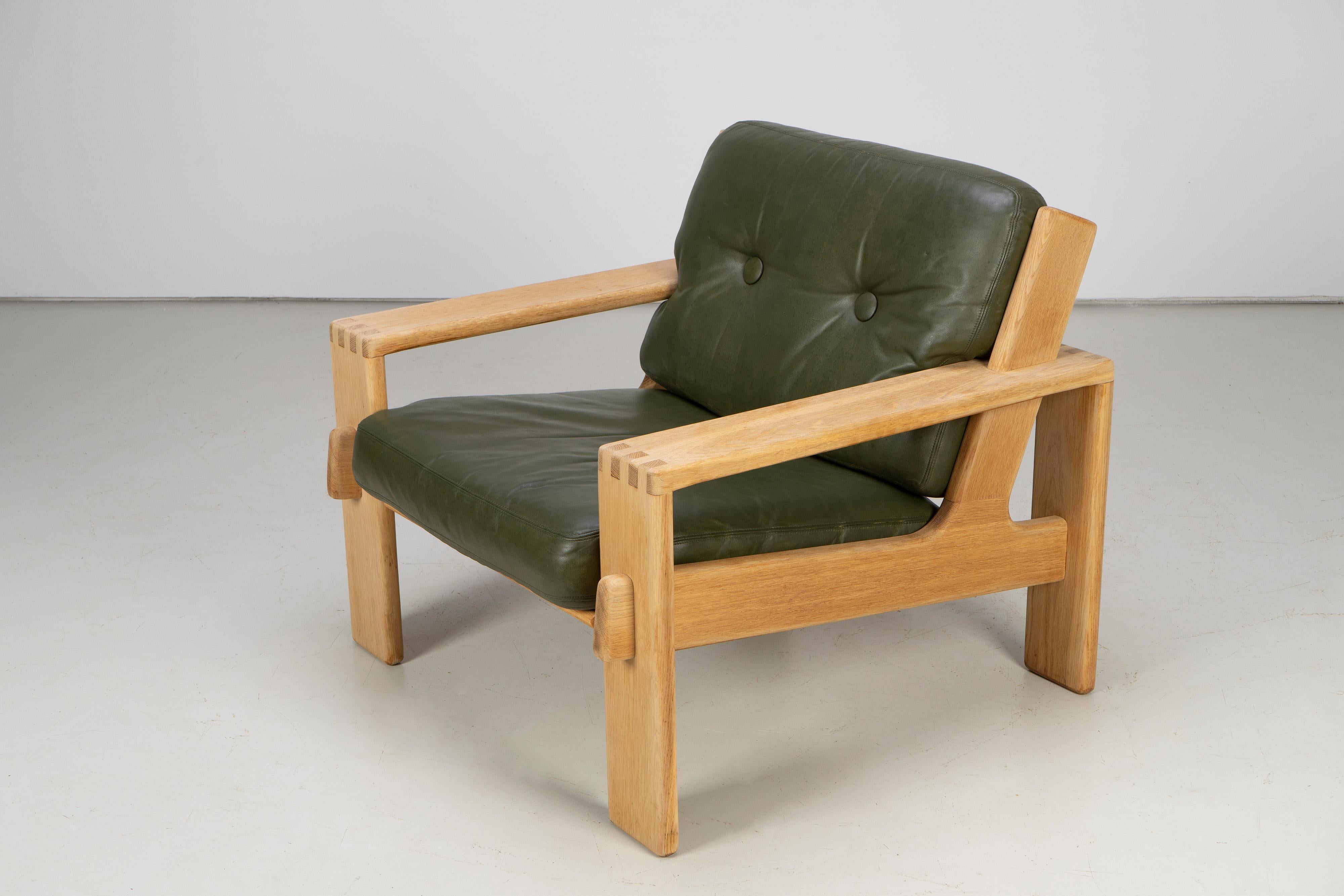 Brutalist Leather and Oak Lounge Chairs, Asko, 1960s In Good Condition In Rosendahl, DE