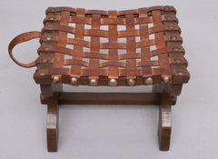 Pouf brutalista con cinturino in pelle  Spagna anni '50