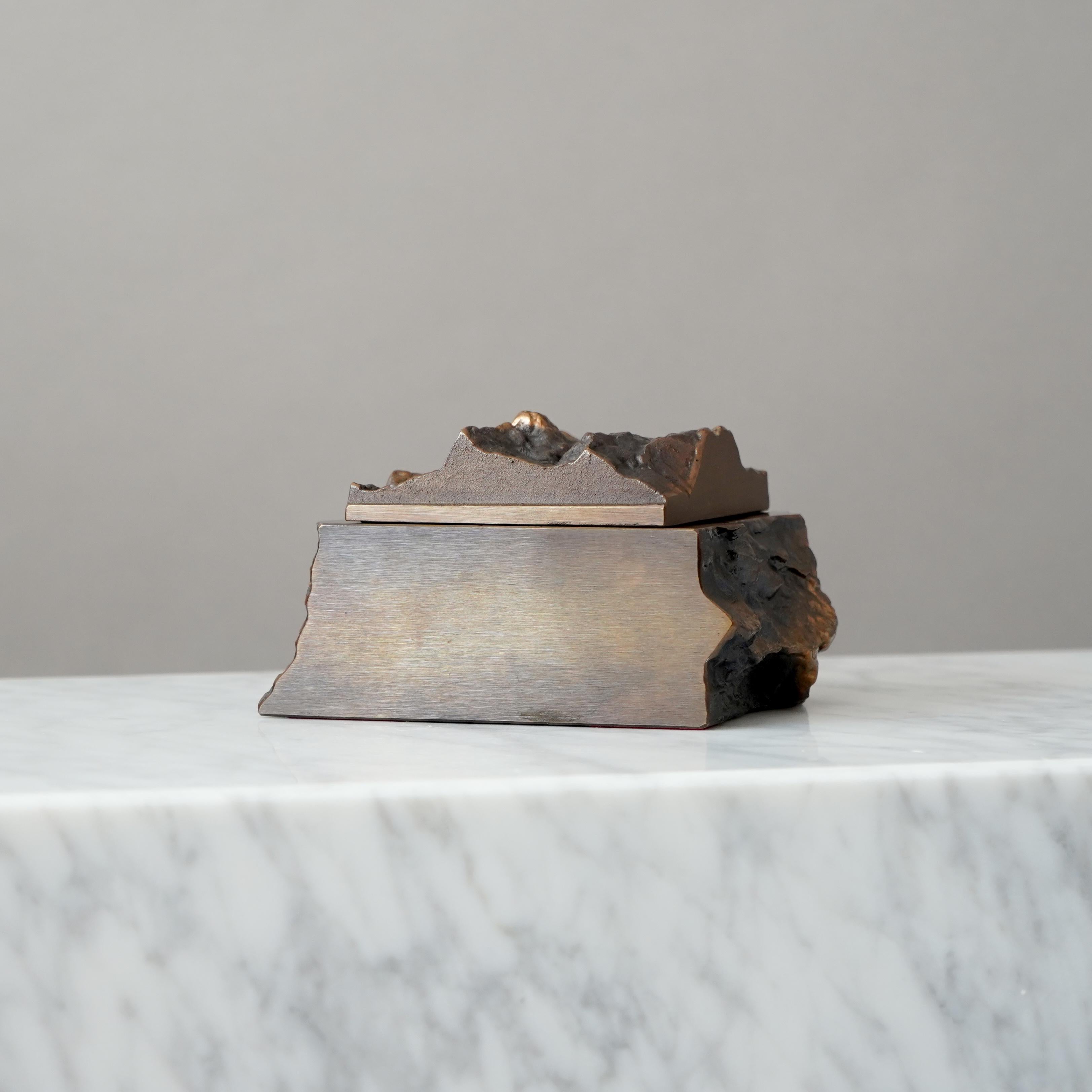 Calco Brutalist Lidded Bronze Box by Kaj Blomqvist, Finland, 1960s in vendita