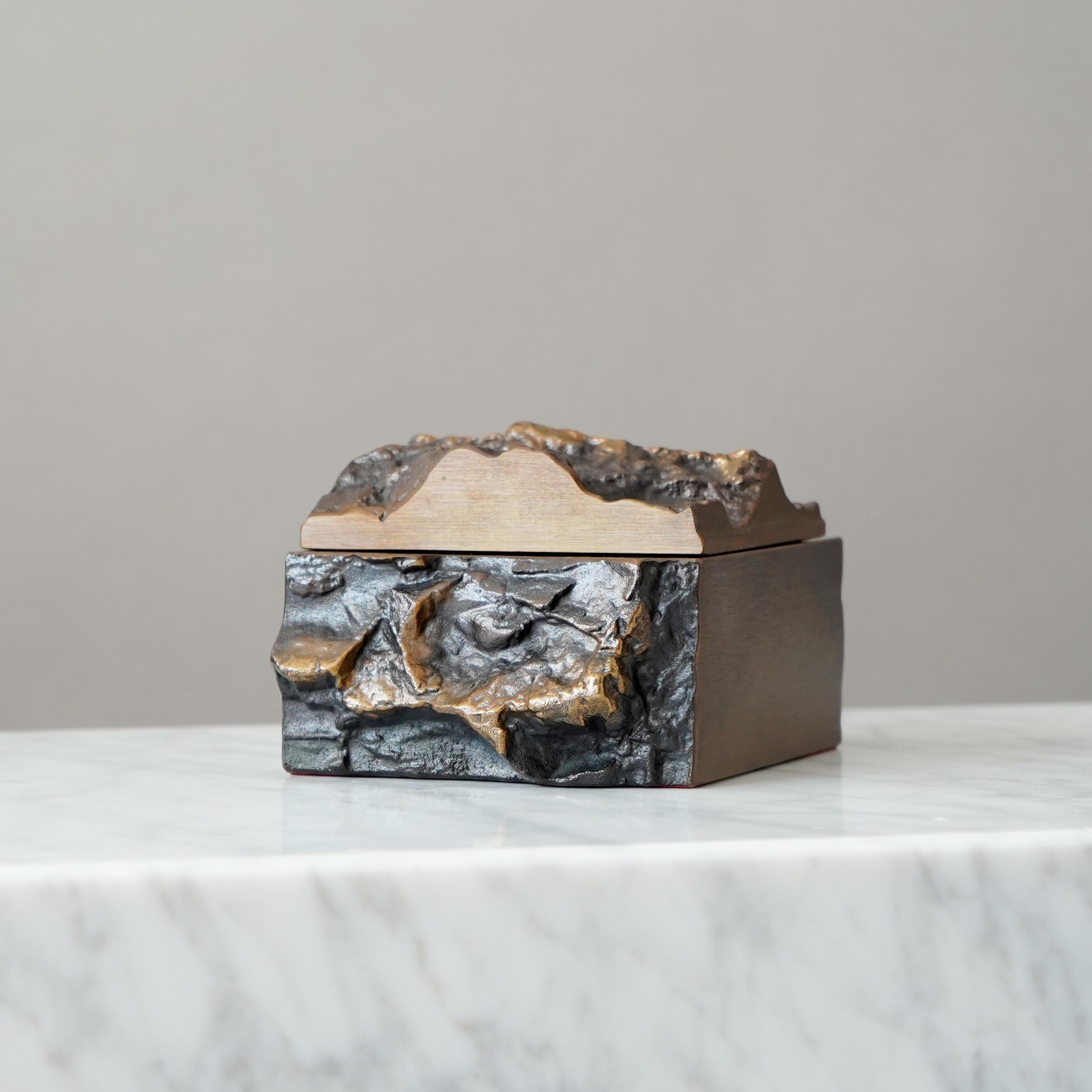 XX secolo Brutalist Lidded Bronze Box by Kaj Blomqvist, Finland, 1960s in vendita