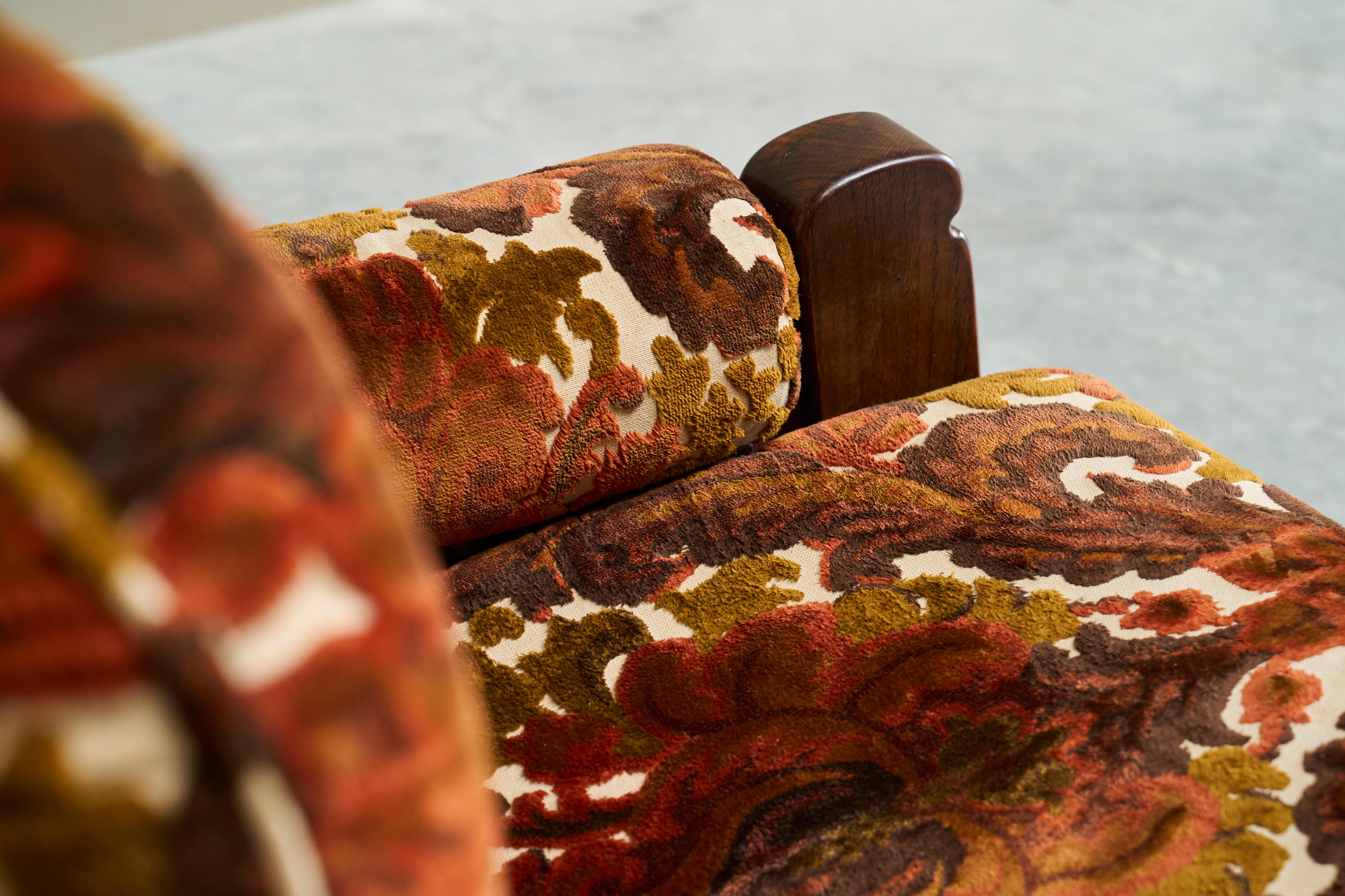 Brutalist Lounge Chair and Ottoman in Solid Oak and Velvet 1960s For Sale 1