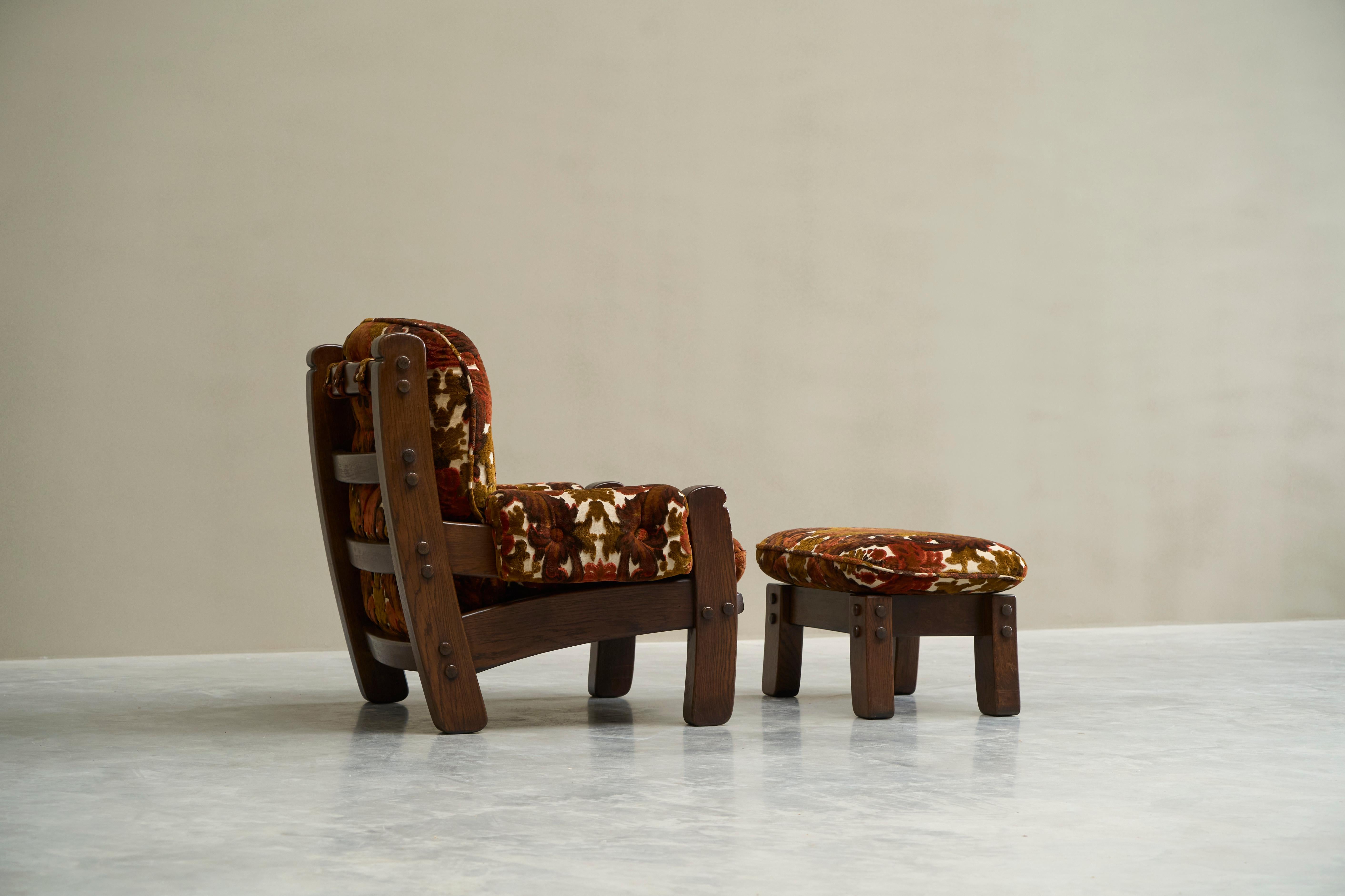Brutalist Lounge Chair in Solid Oak and Velvet 1960s For Sale 5