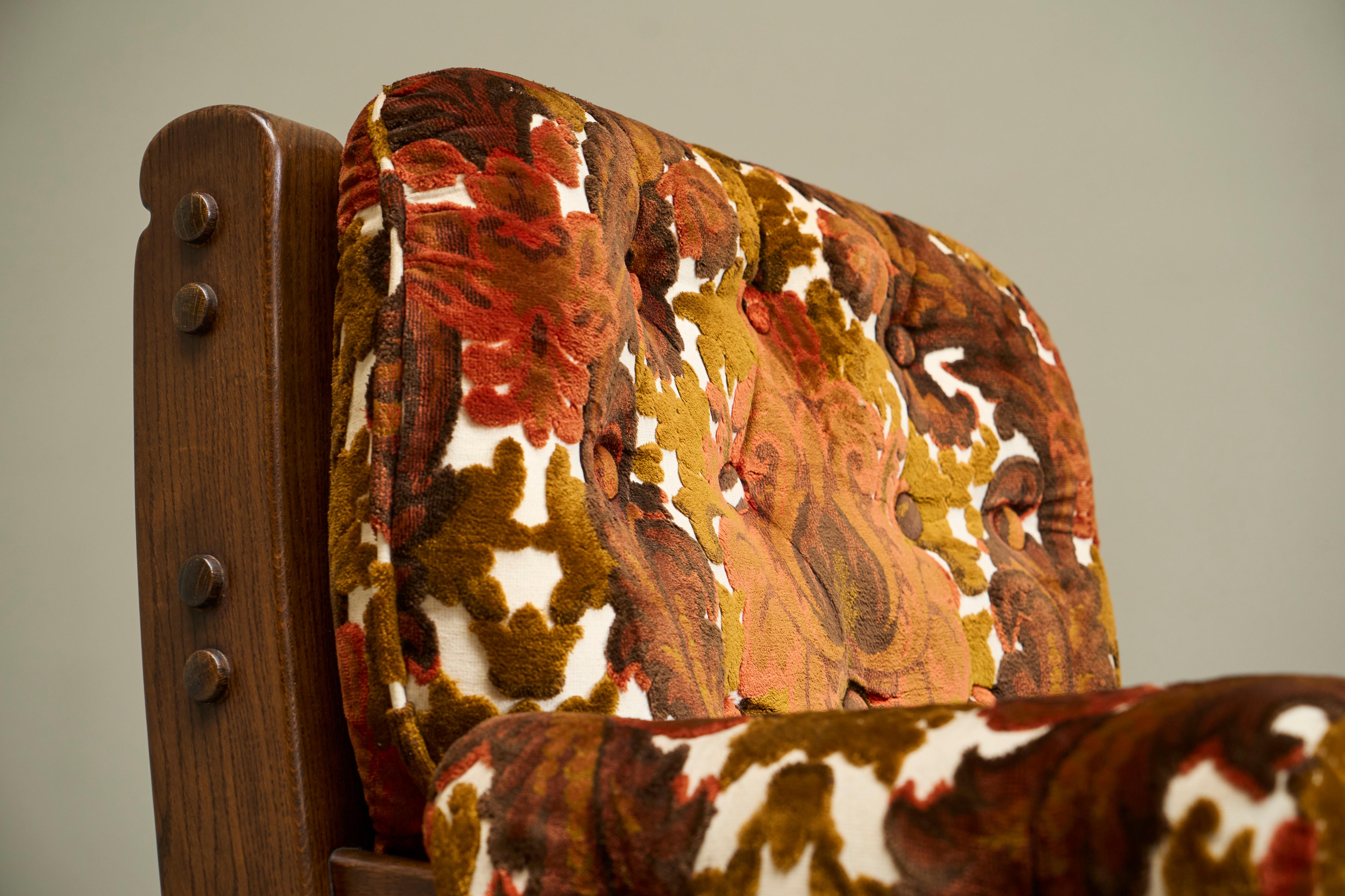 Brutalist Lounge Chair in Solid Oak and Velvet 1960s For Sale 1