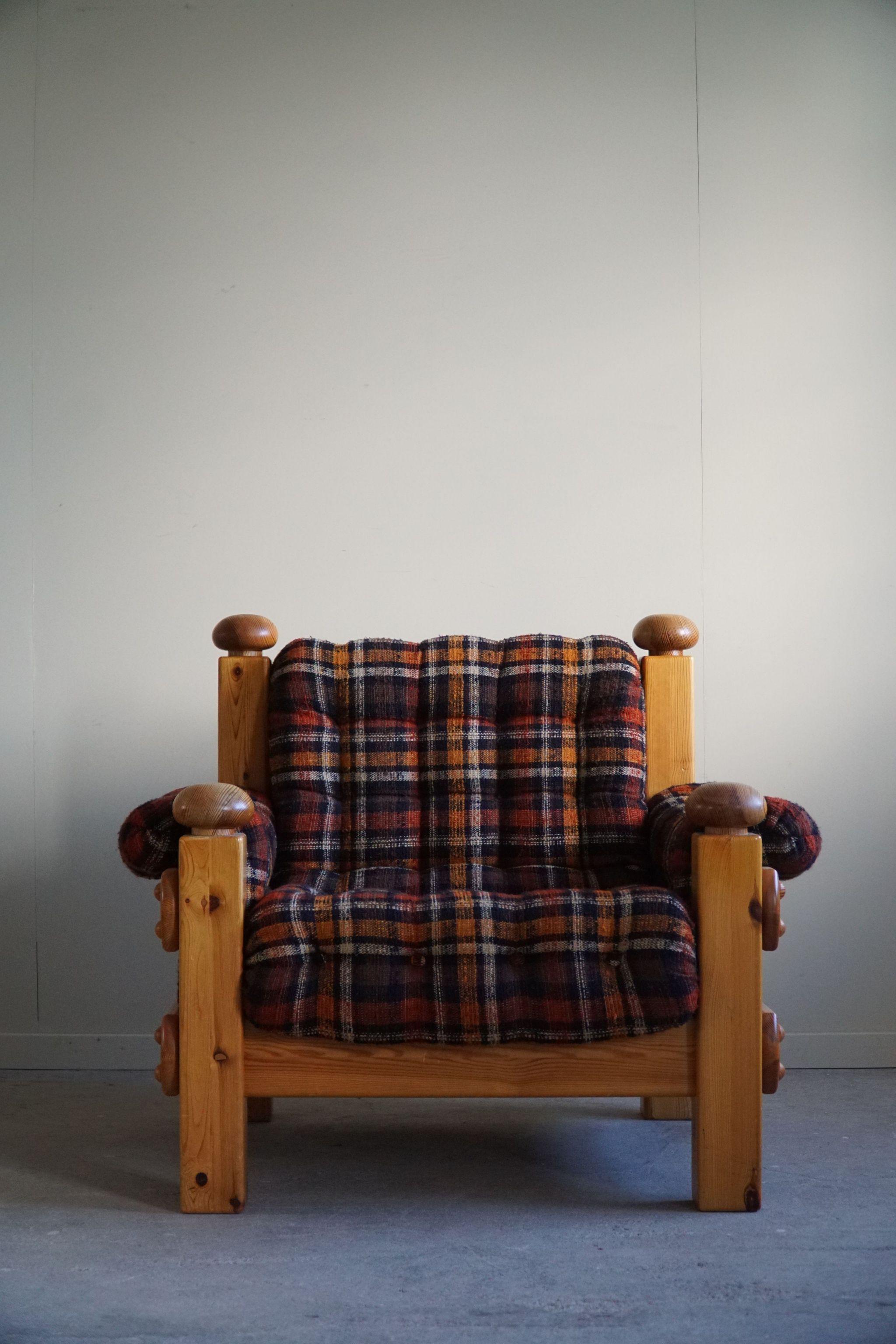 Brutalist Lounge Chair in Solid Pine, Swedish Modern, Made in the 1970s For Sale 9
