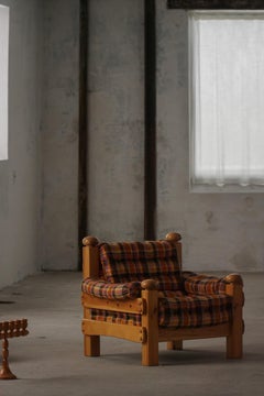 Sedia da salotto brutalista in pino massiccio, moderna svedese, realizzata negli anni '70