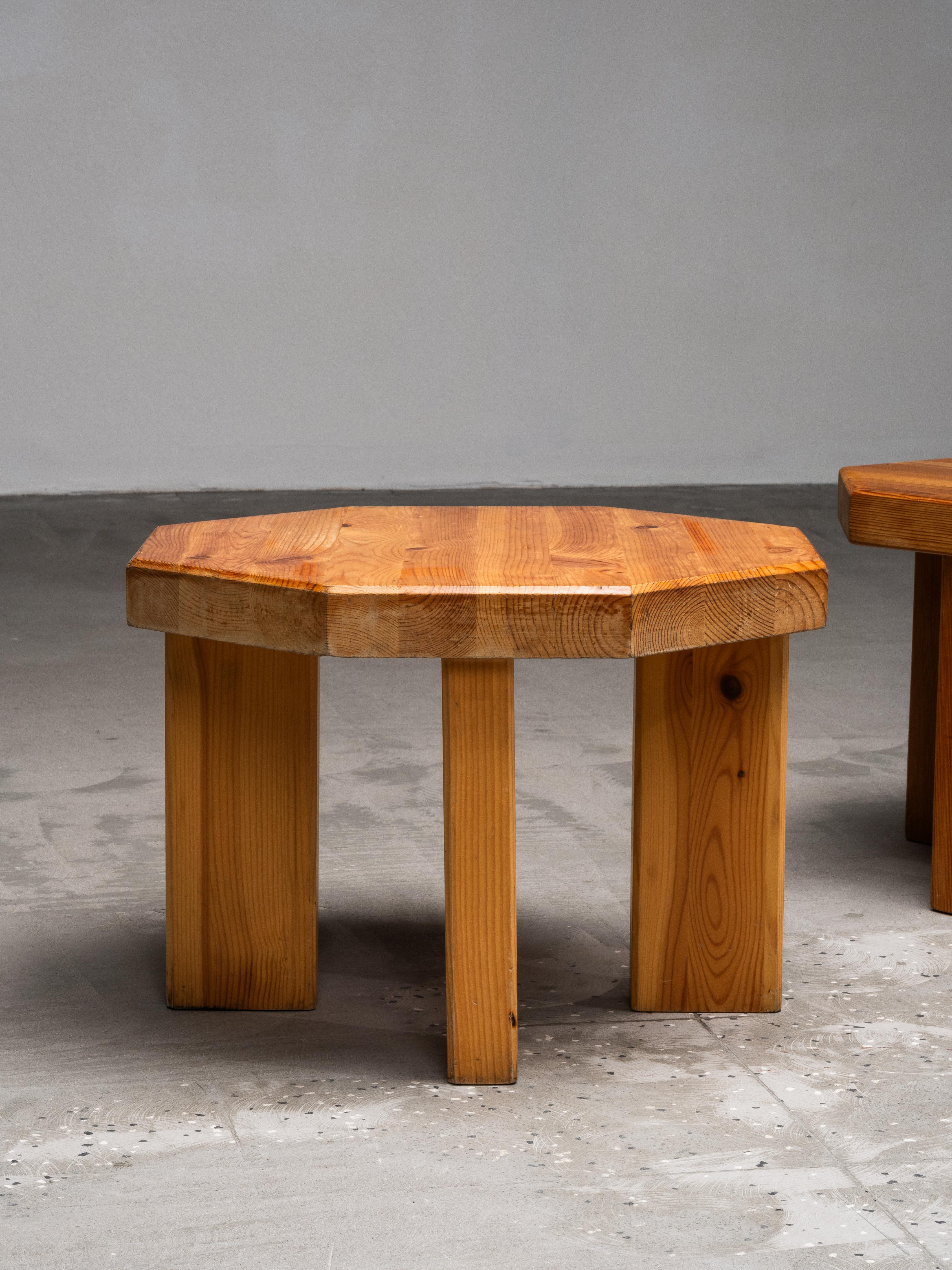 Brutalist Low Pine Stools or Side Tables, 1970s, Set of 2 For Sale 5