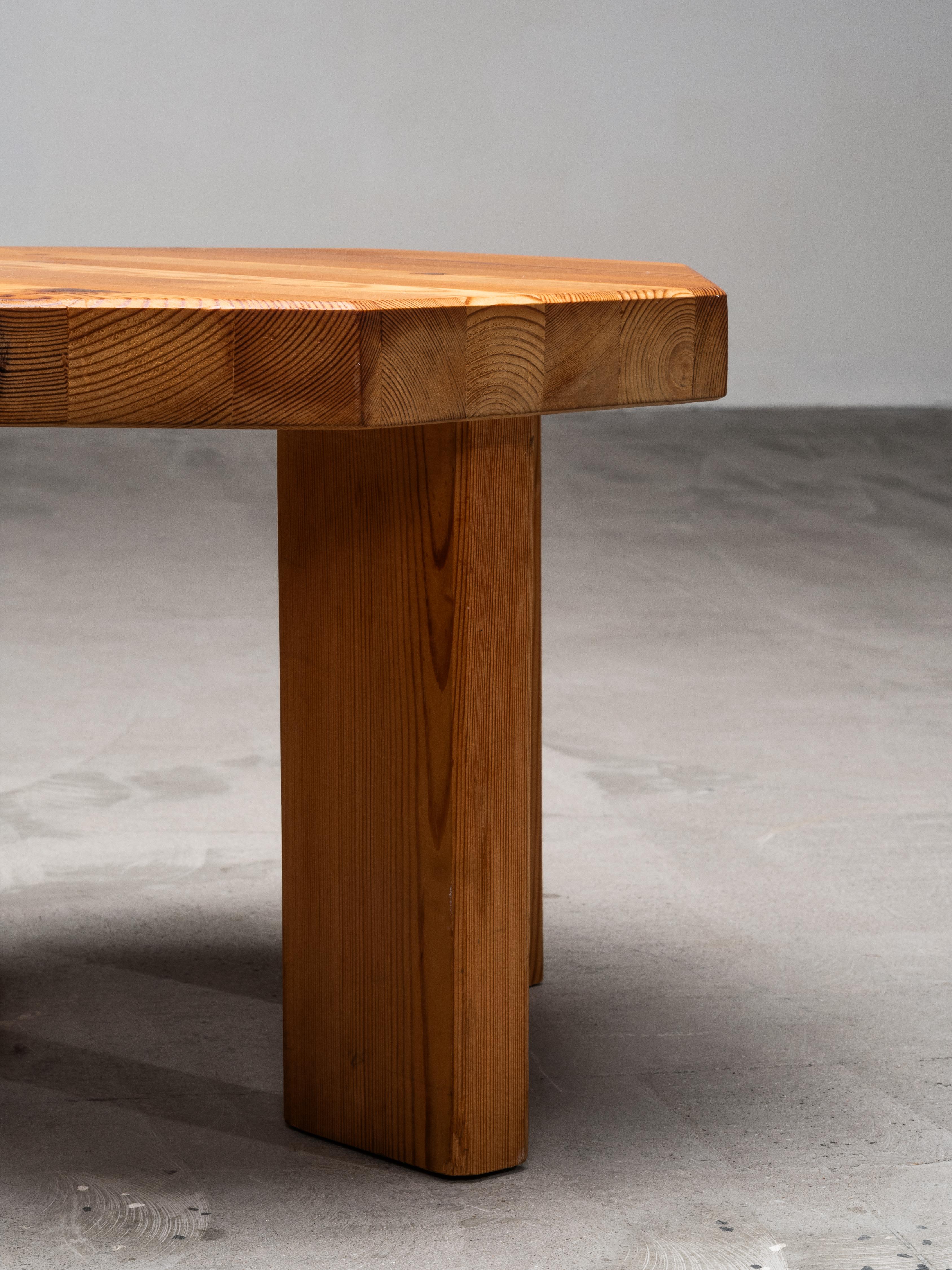 Brutalist Low Pine Stools or Side Tables, 1970s, Set of 2 For Sale 9